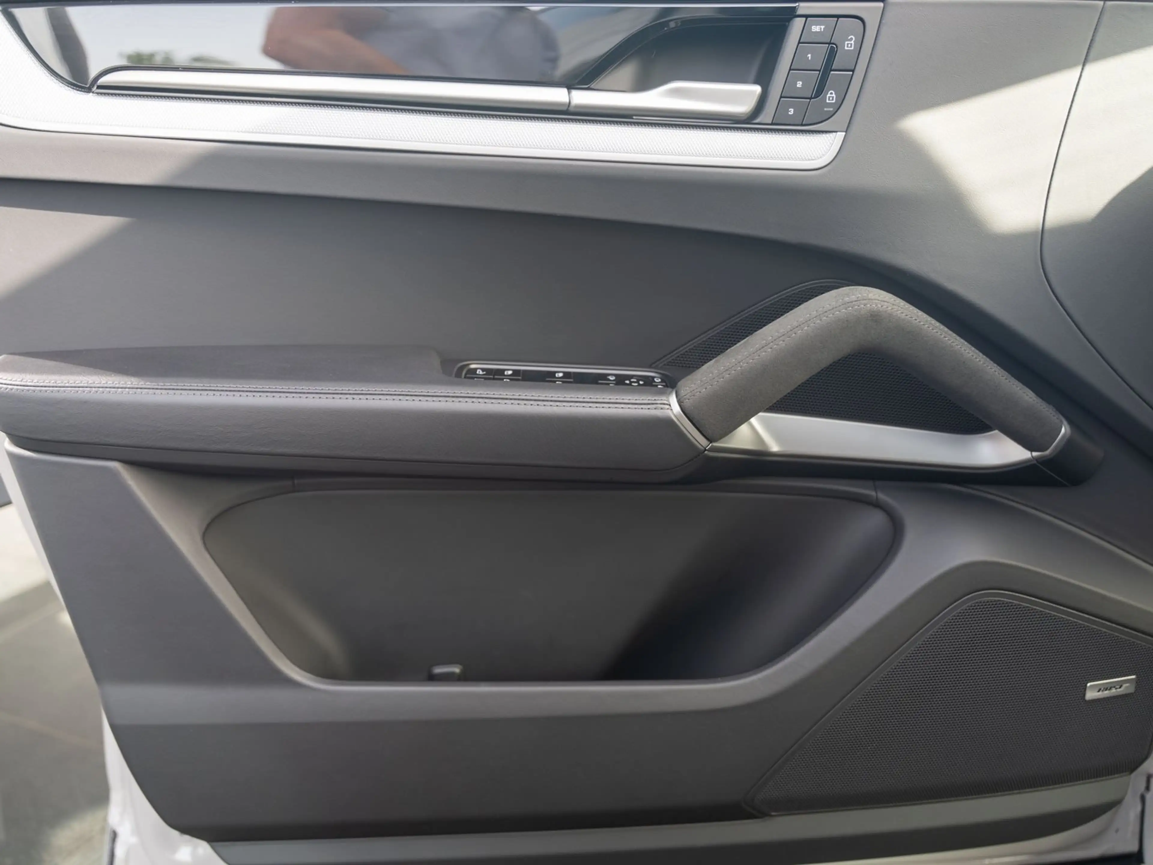 Porsche Cayenne E-Hybrid — photo 13