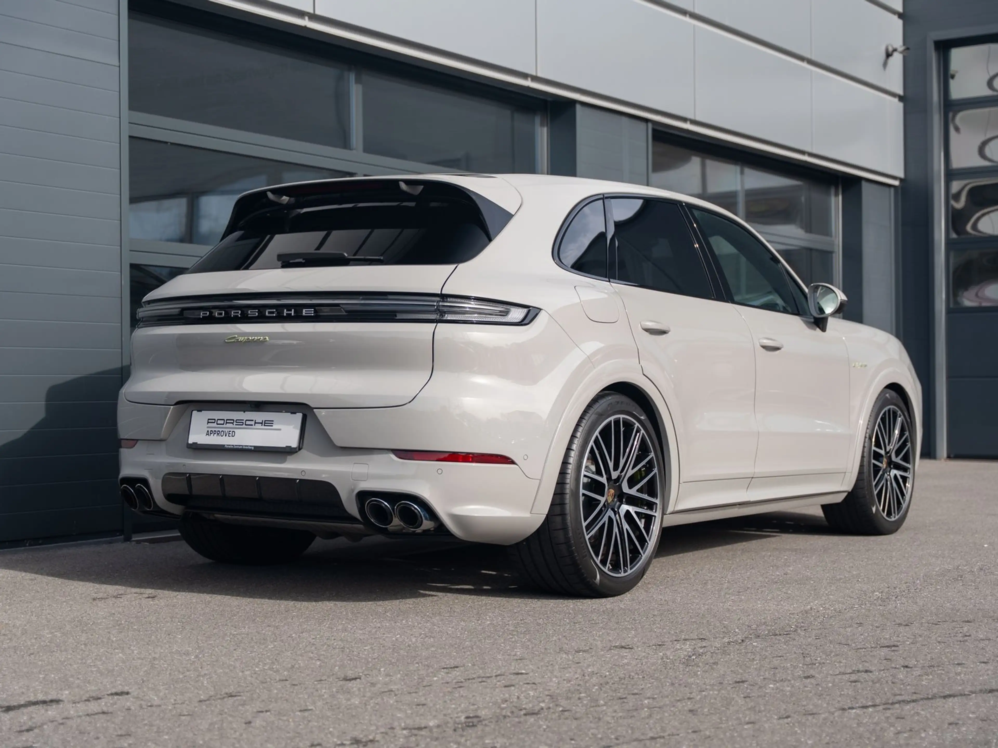 Porsche Cayenne E-Hybrid — photo 5