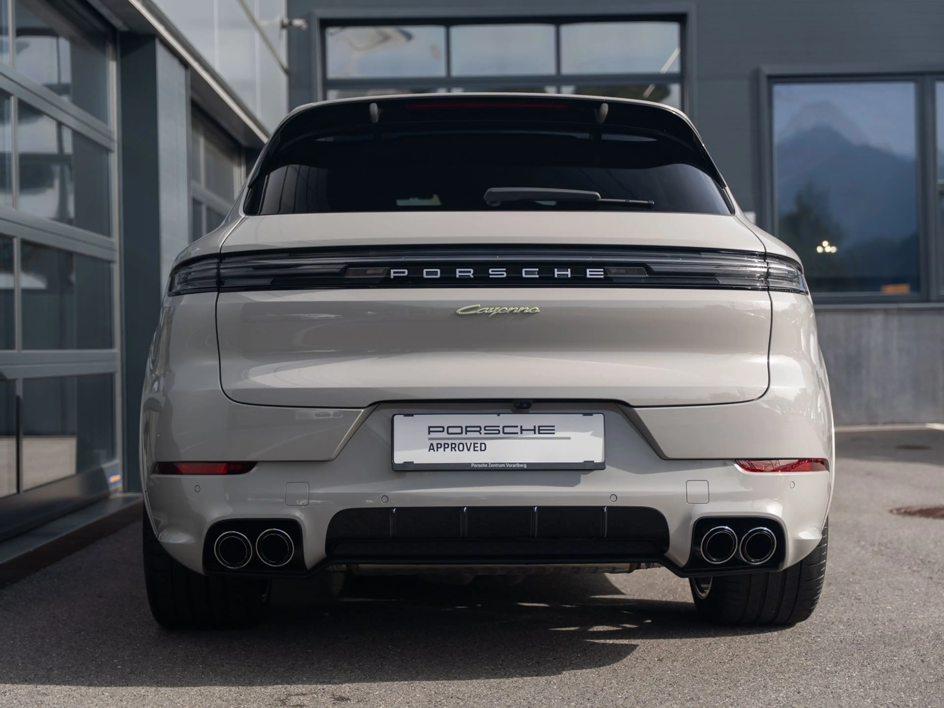 Porsche Cayenne E-Hybrid — photo 4