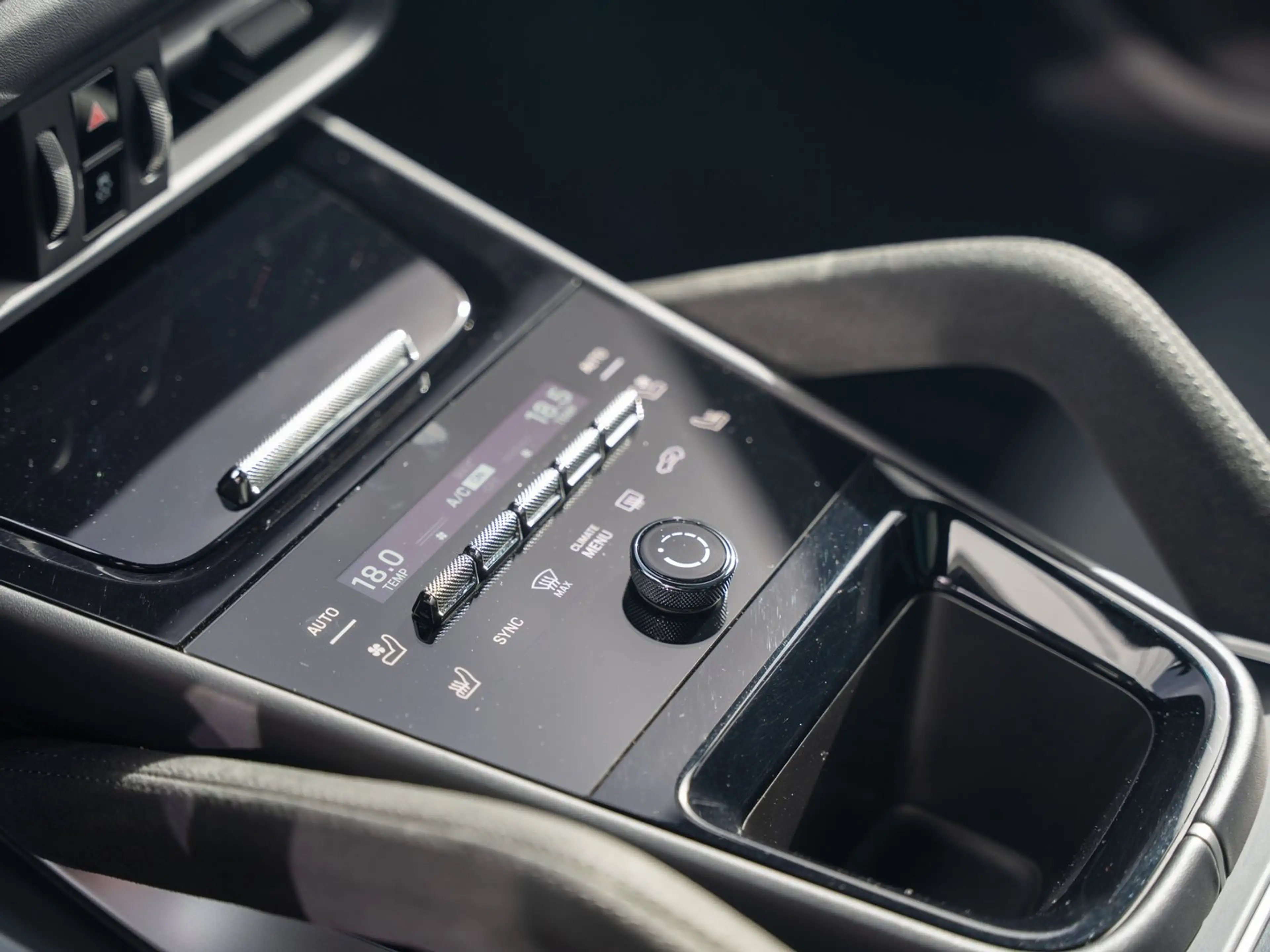 Porsche Cayenne E-Hybrid — photo 12