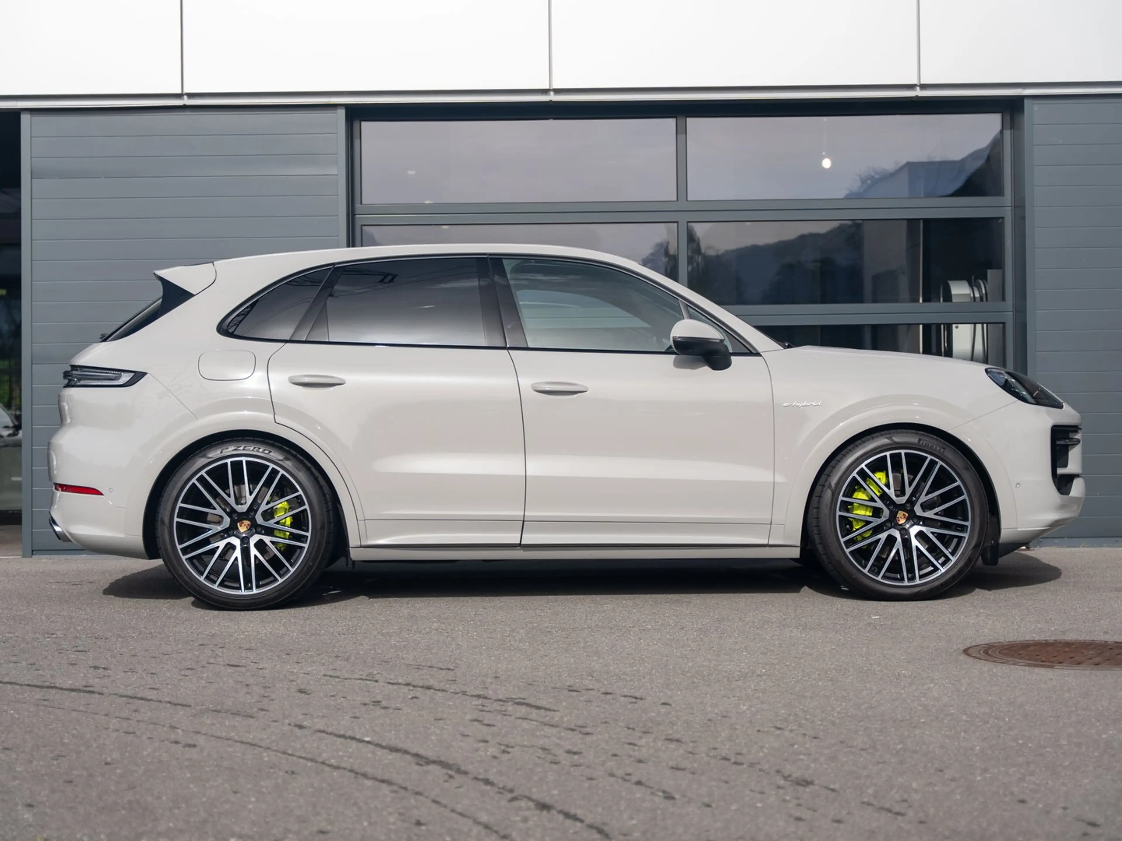 Porsche Cayenne E-Hybrid — photo 6
