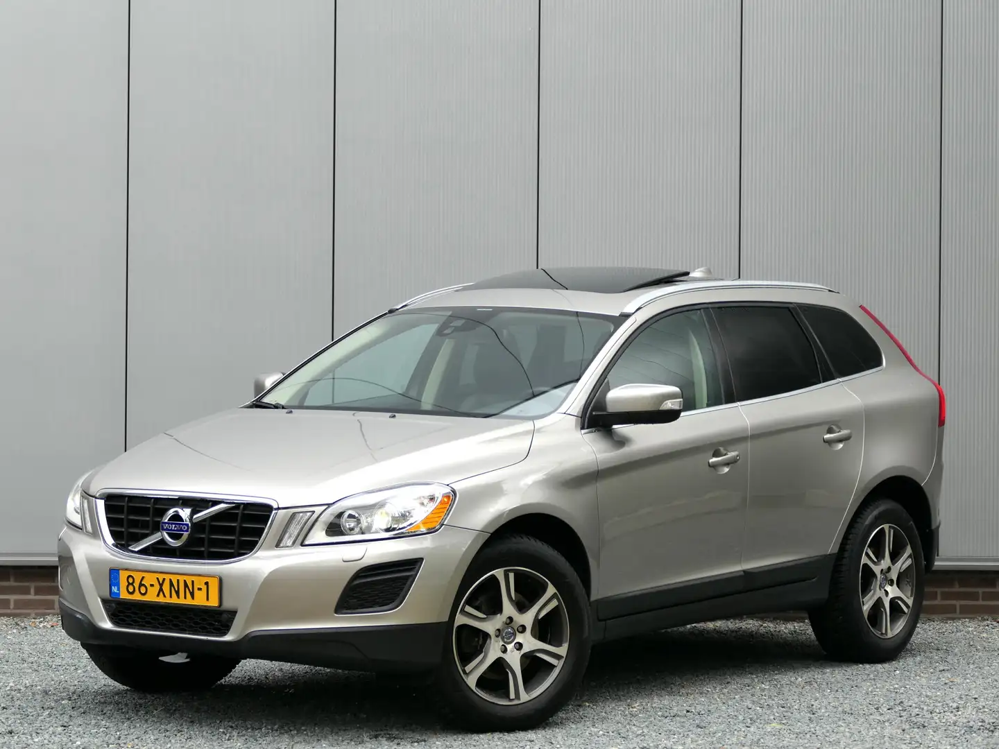Volvo XC60 T5 AUT Summum Panorama dak / Xenon / Trekhaak / Le Gris - 1