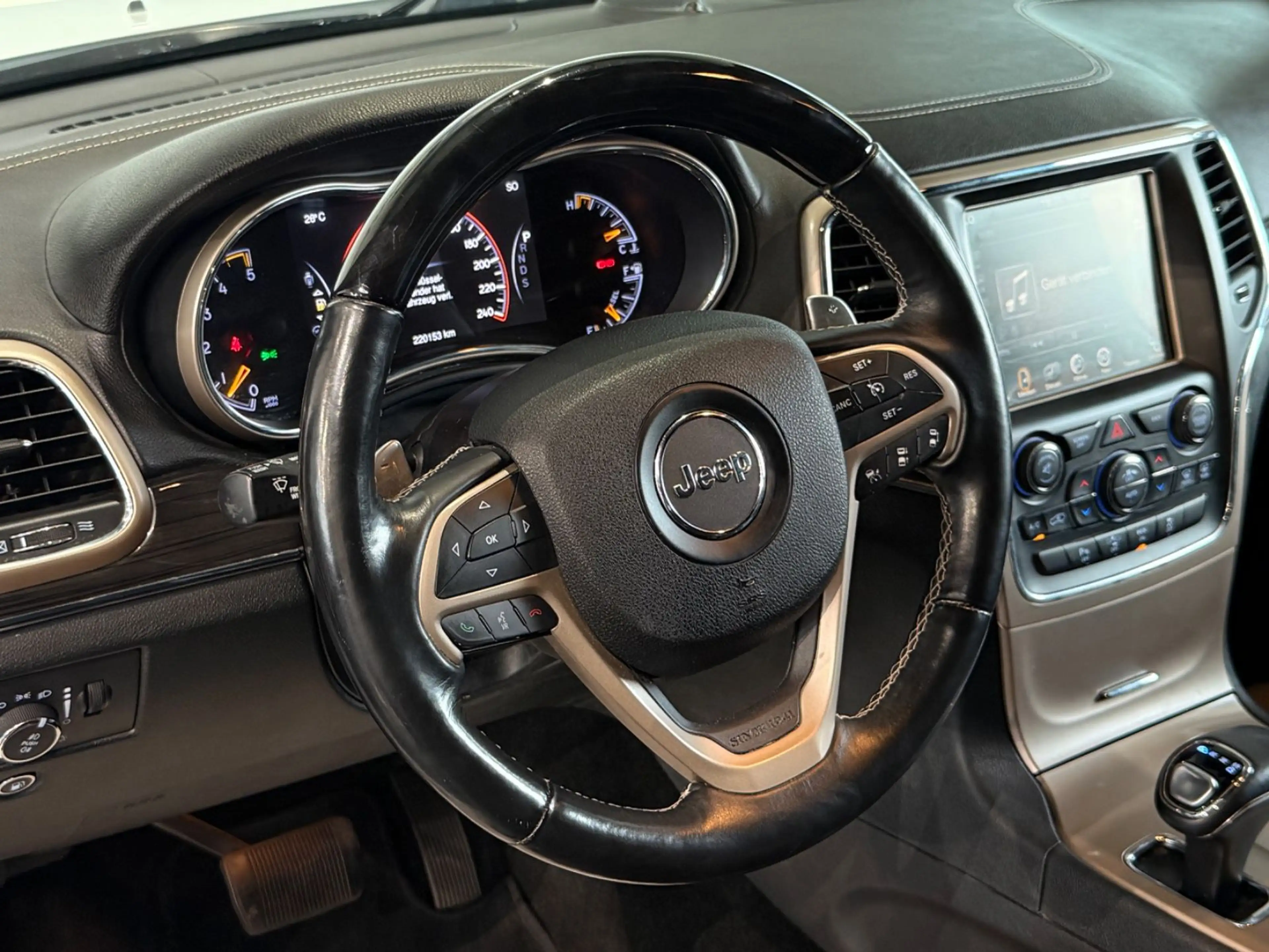 Jeep Grand Cherokee 3.0 CRD Overland*LED*KAMERA*SHZ* — photo 14