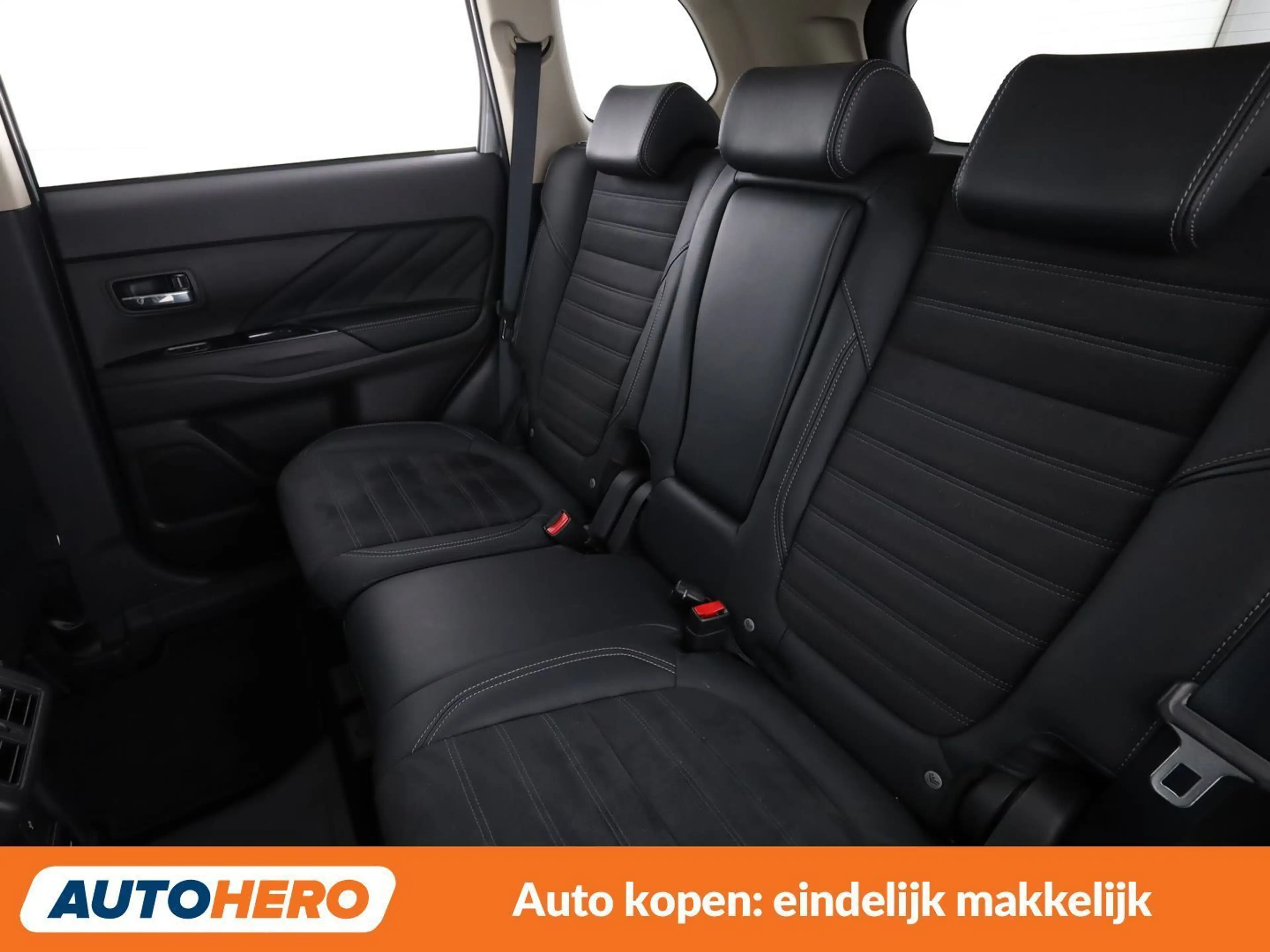 Mitsubishi Outlander 2.4 PHEV Spirit 4WD — photo 14