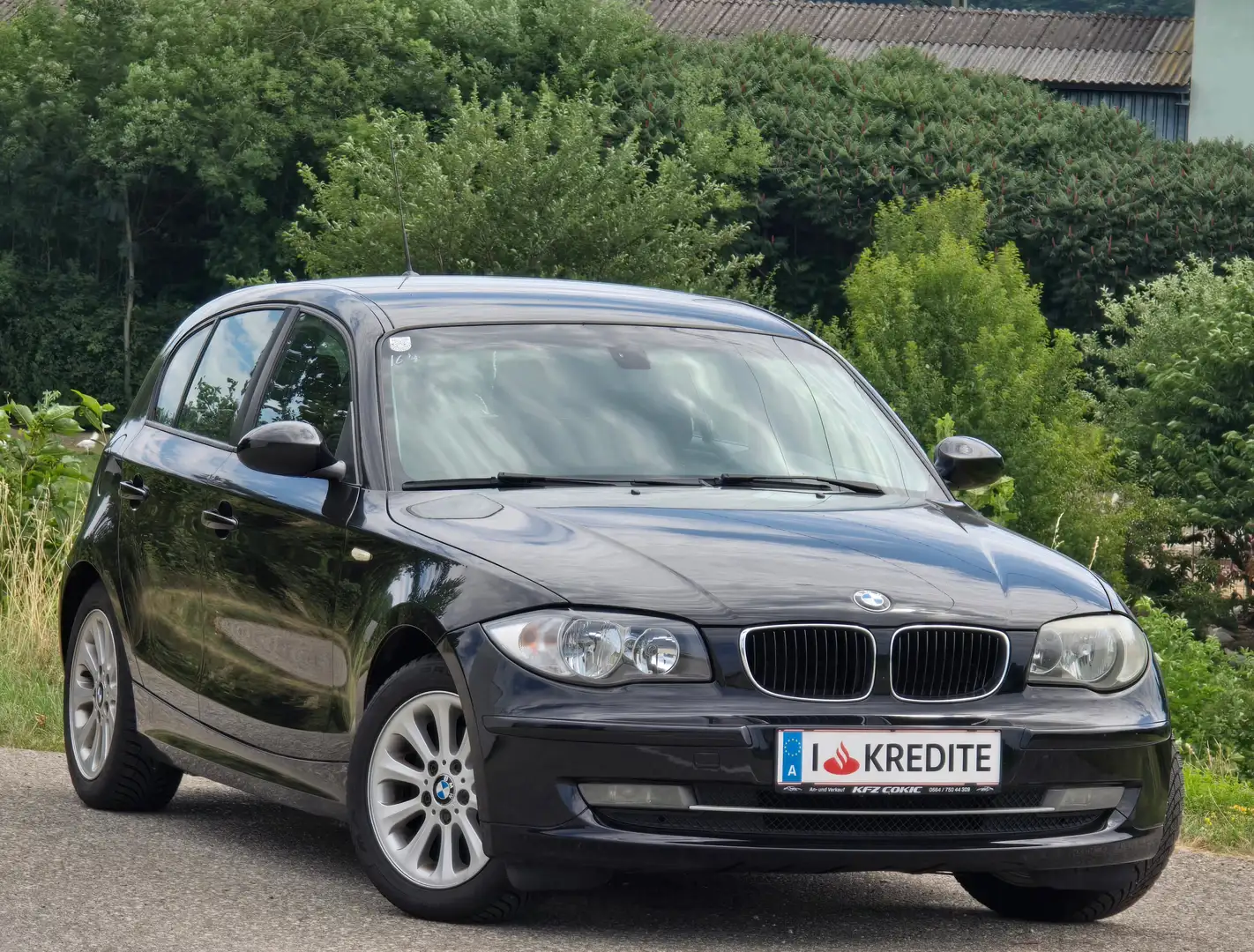 BMW 116 i Top*Kredit*Klima*Gepflegter Zustand* Pickerl Neu Schwarz - 2