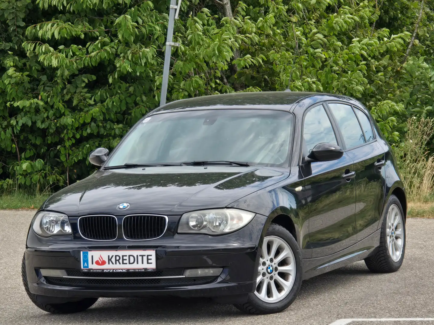 BMW 116 i Top*Kredit*Klima*Gepflegter Zustand* Pickerl Neu Schwarz - 1