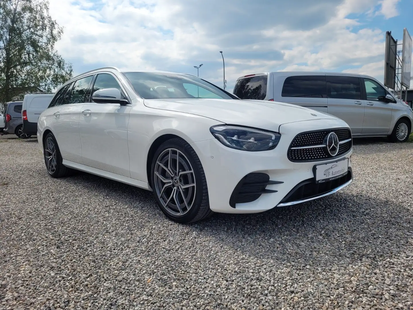 Mercedes-Benz E 200 T AMG LINE 1.Hand*ACC*LED*AHK*R.Kamera Blanc - 2