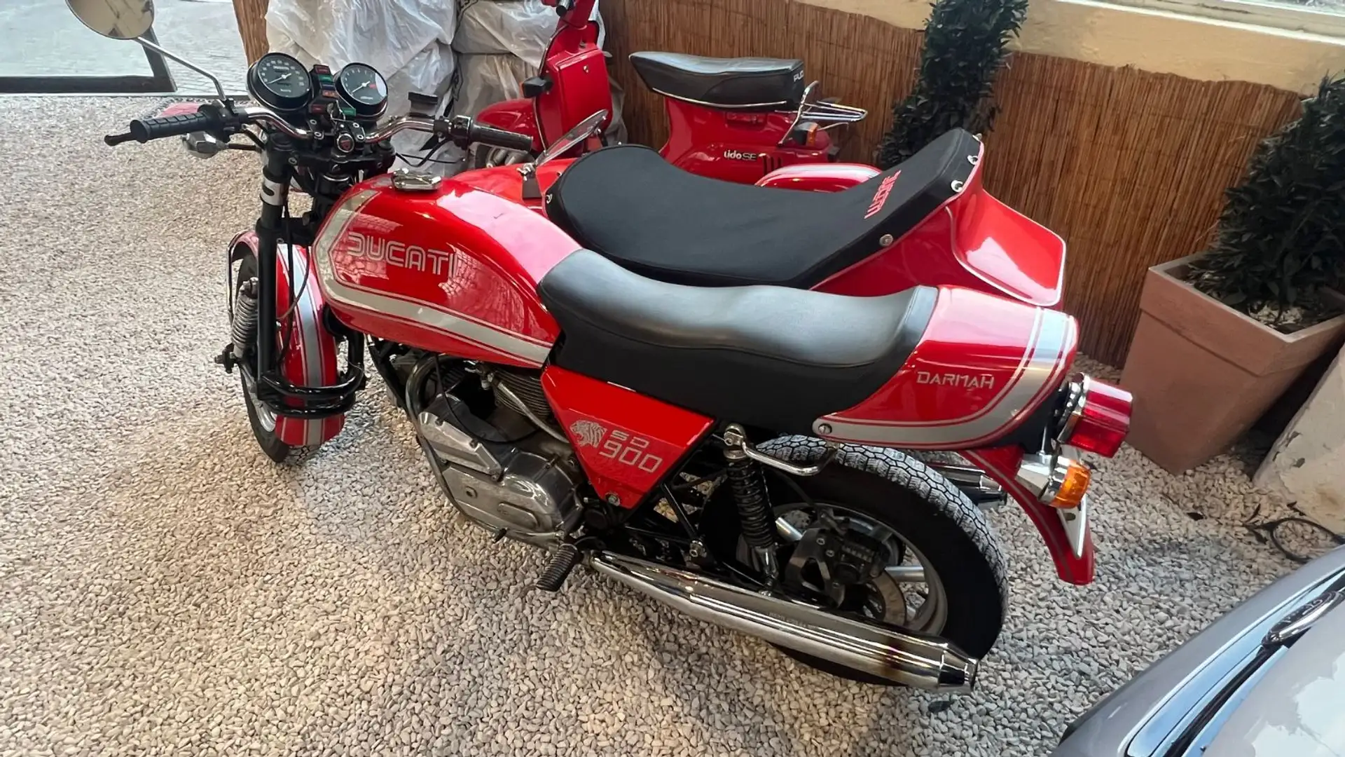Ducati 900 SD Червоний - 1