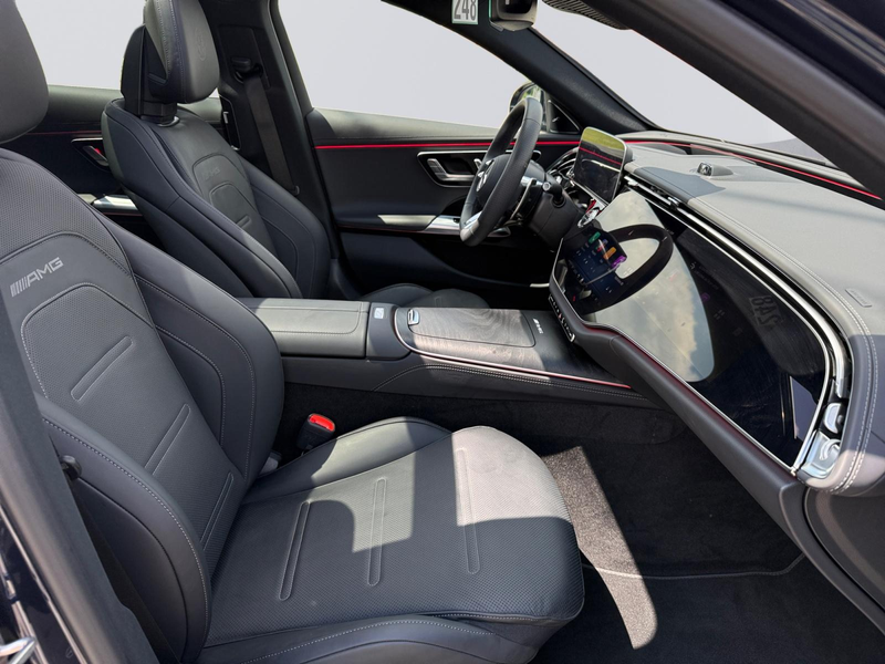 Mercedes-Benz E 53 AMG 4MATIC+ — photo 12