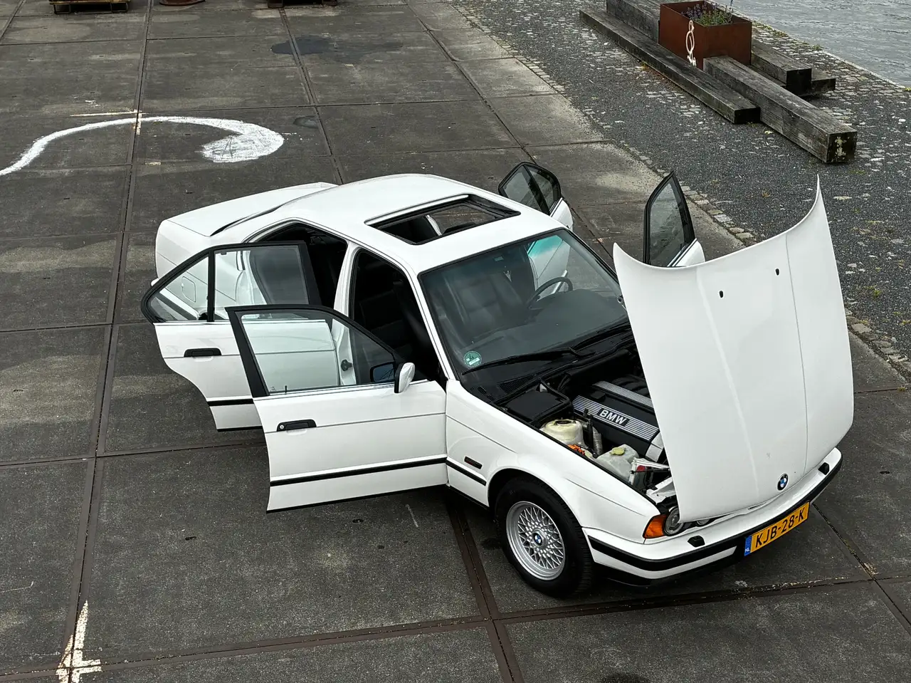 BMW 525i 24V, foto 2