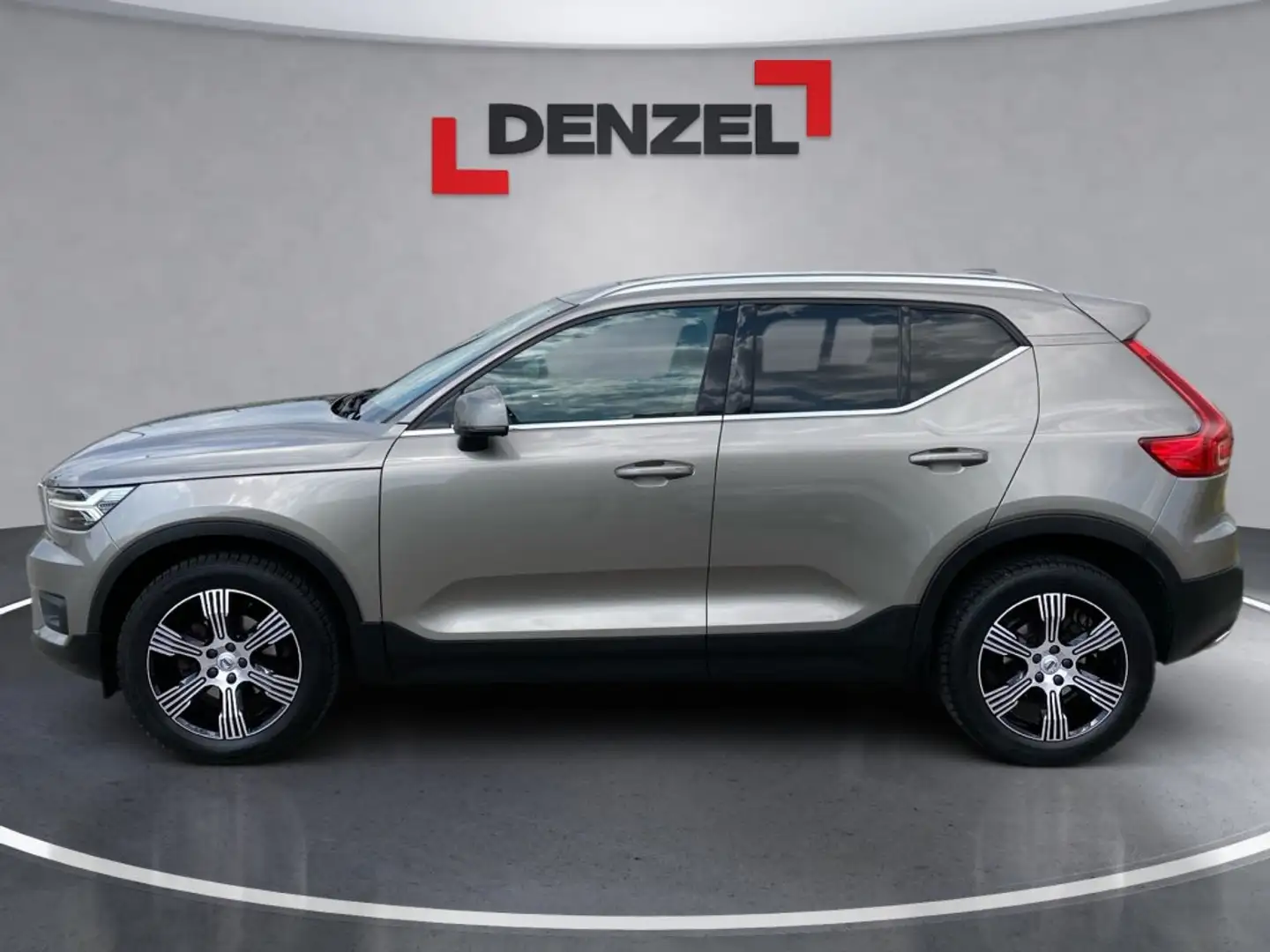 Volvo XC40 T3 Automatik INSCRIPTION Grau - 2