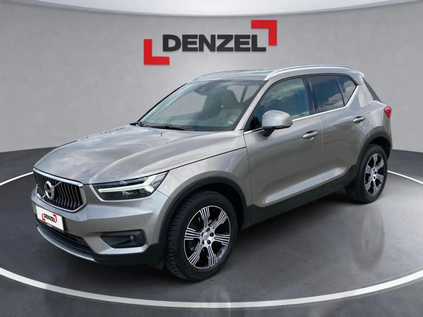 Volvo XC40 T3 Automatik INSCRIPTION Grau - 1