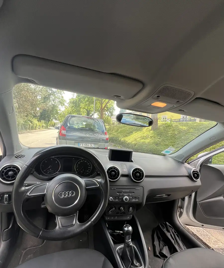 Audi A1 A1 1.6 TDI 105 Attraction Argent - 2
