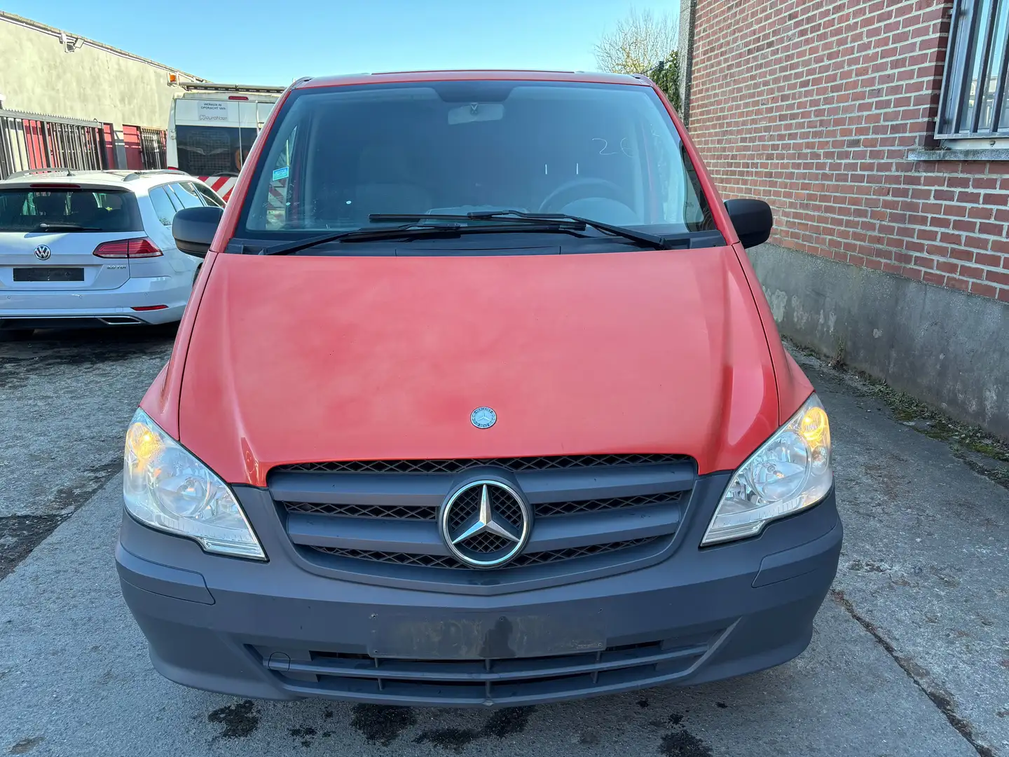 Mercedes-Benz Vito 3.0 Czerwony - 1