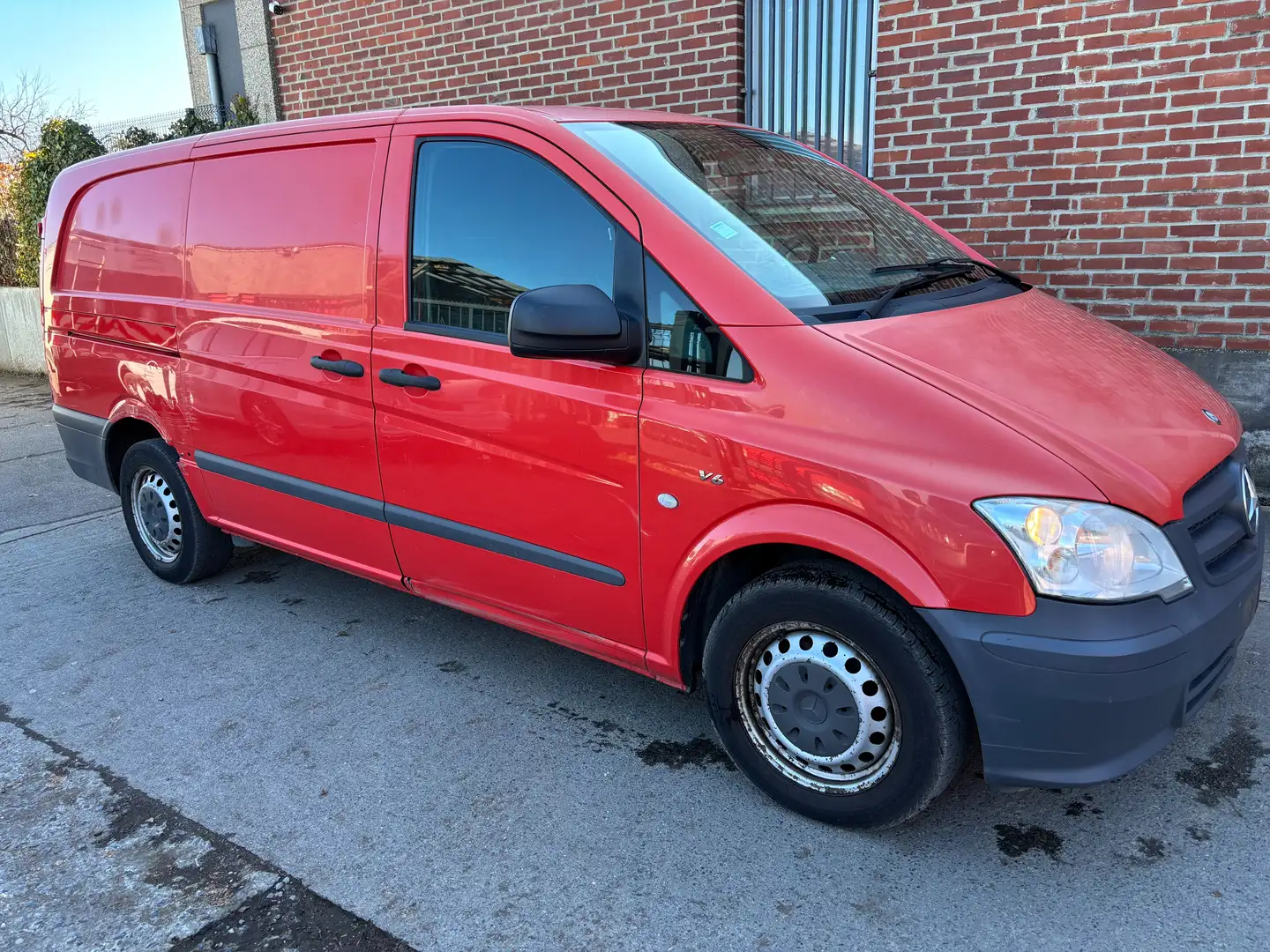 Mercedes-Benz Vito 3.0 Czerwony - 2