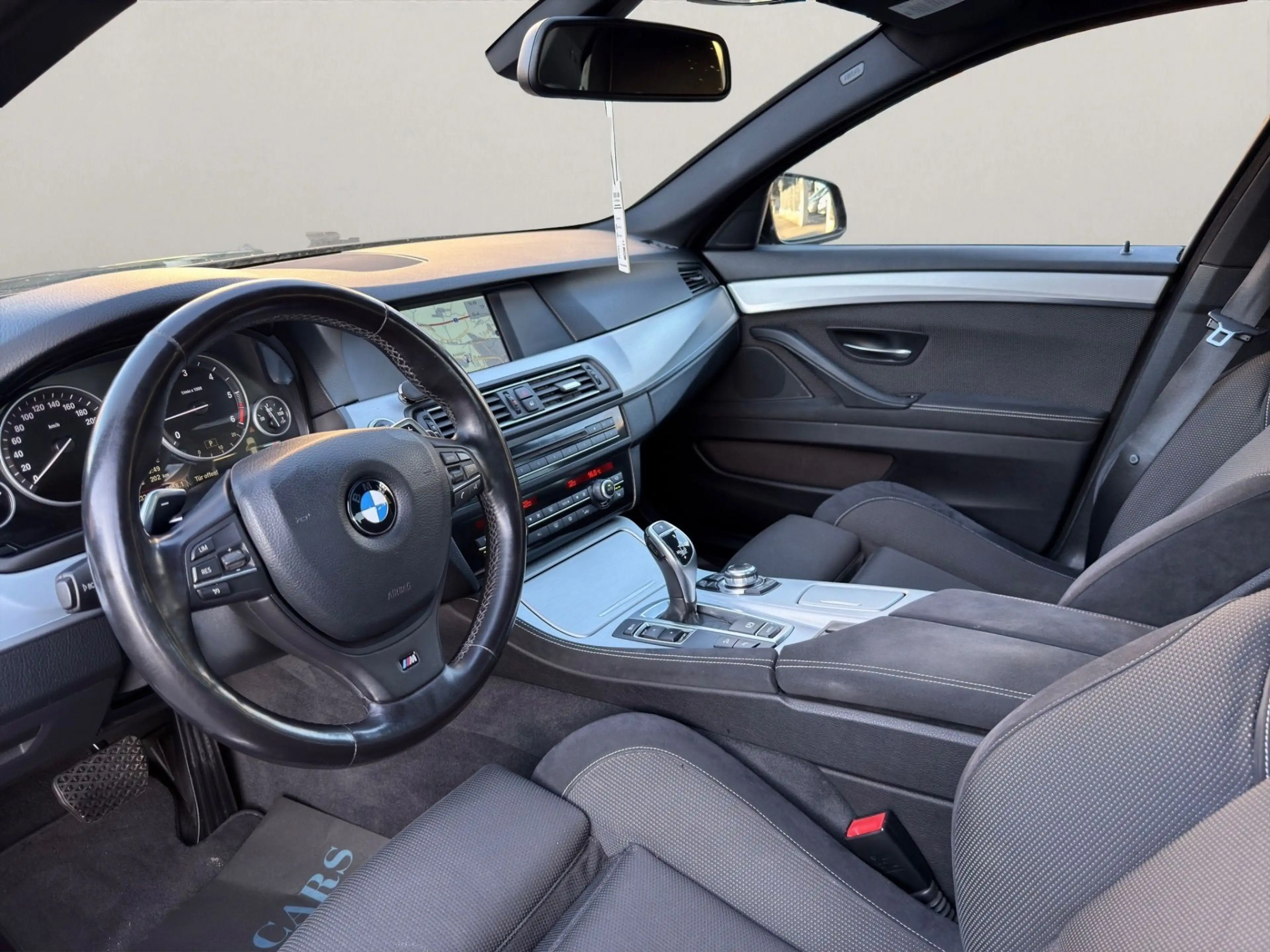 BMW 525 D M-PAKET / XDRIVE ALLRAD / TEMPOMAT / PARKPILOT — photo 10