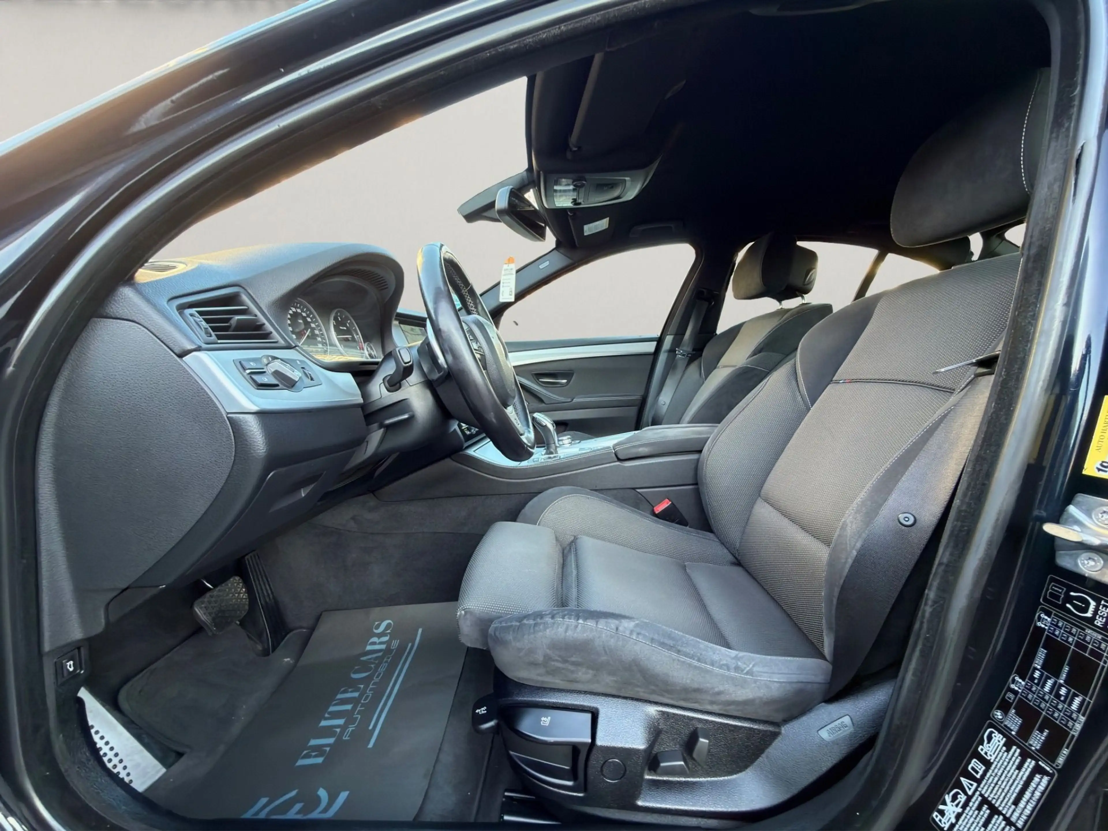 BMW 525 D M-PAKET / XDRIVE ALLRAD / TEMPOMAT / PARKPILOT — photo 13