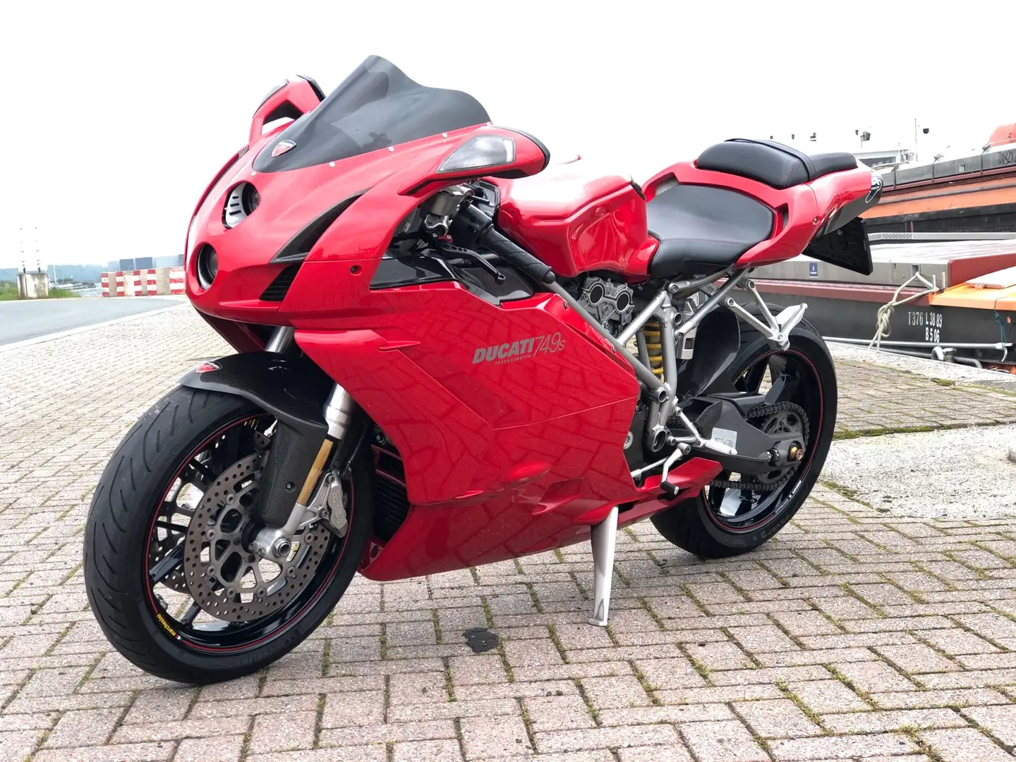 Ducati 749 S Red - 1
