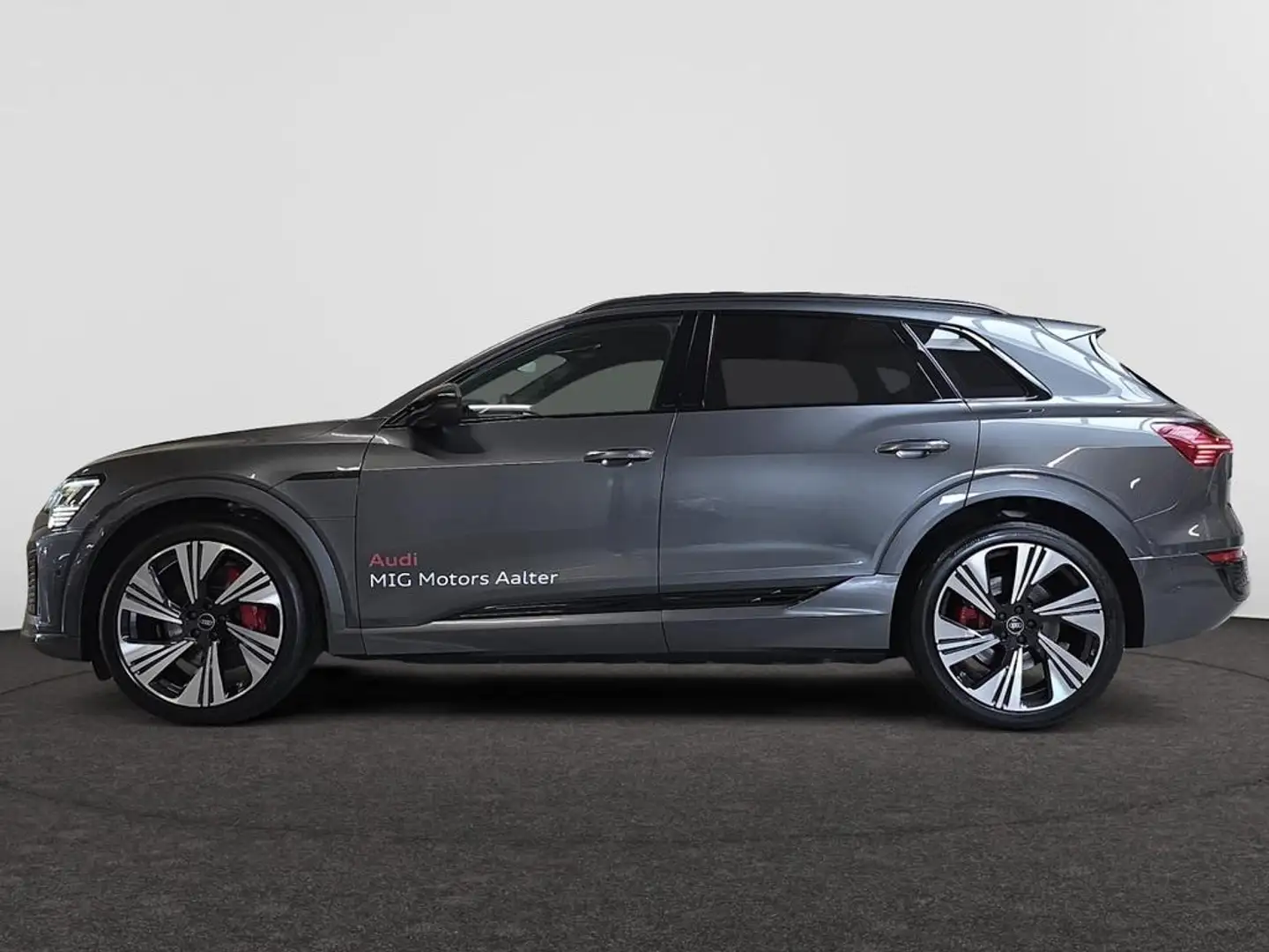 Audi Q8 e-tron Competition quattro Gris - 2