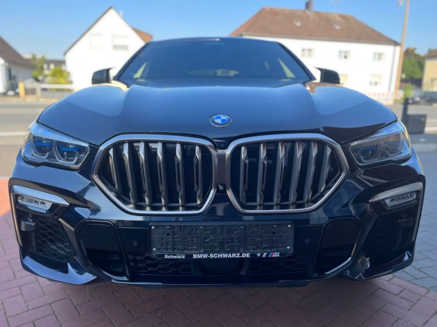 BMW X6 M X6  M50i*ICONIC-GLOW*LASER*PANORAMA*22Z*SOFT*HUD Czarny - 2