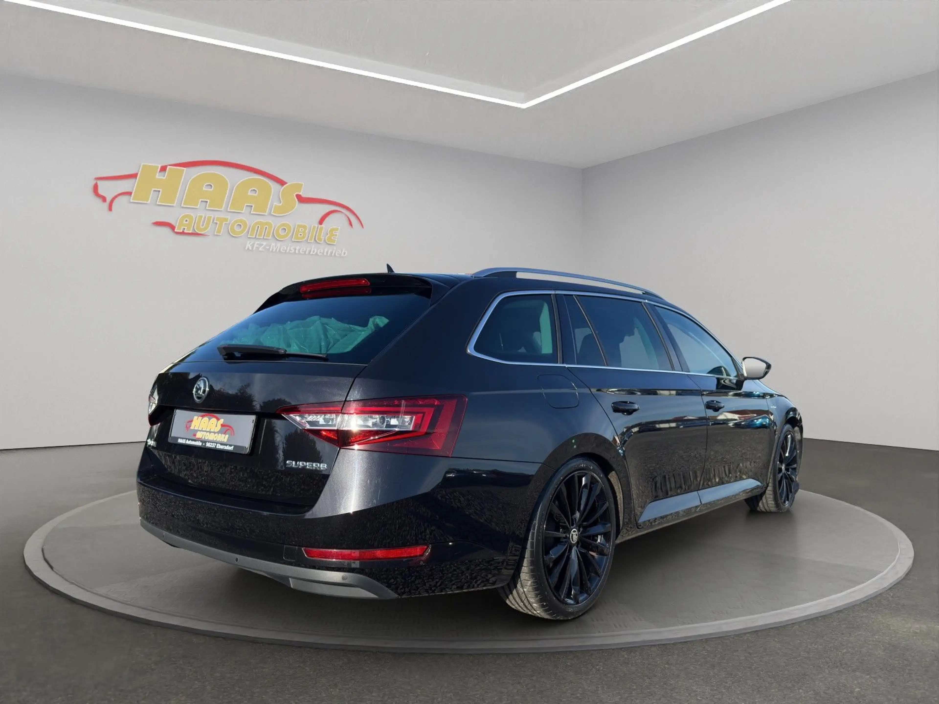 Skoda Superb Combi L&K*Xenon*AHK*Navi*1.Hand* — photo 5