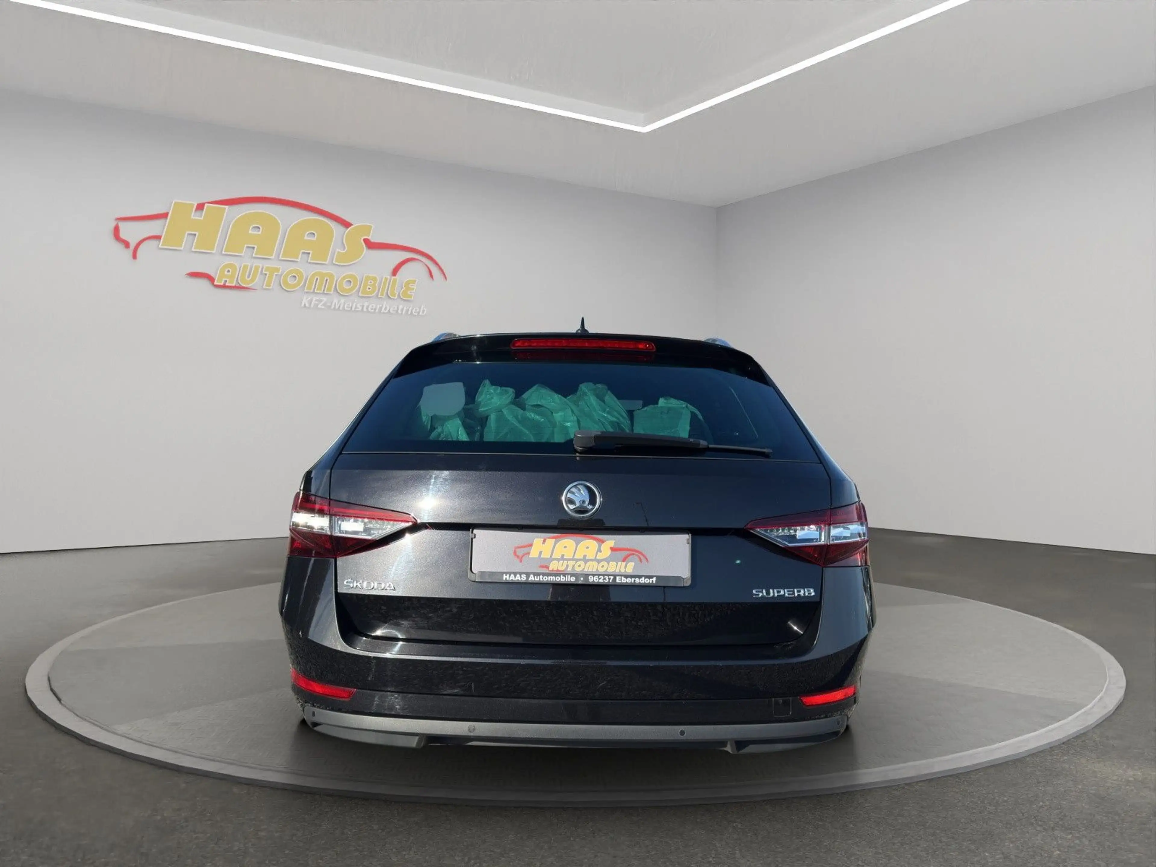 Skoda Superb Combi L&K*Xenon*AHK*Navi*1.Hand* — photo 6