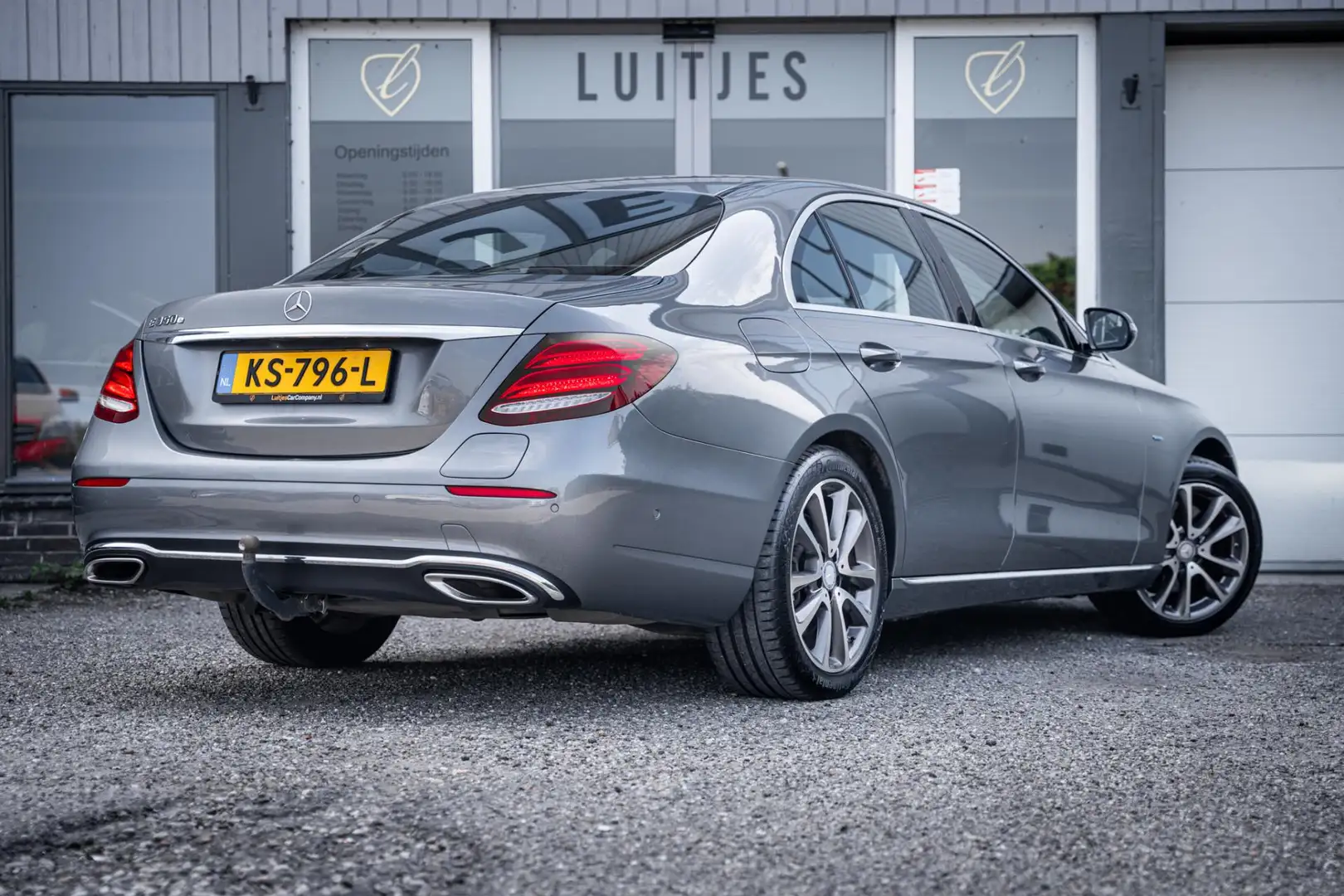 Mercedes-Benz E 350 350e Trekhaak I Sfeerverlichting I Carplay I Lucht Gris - 2
