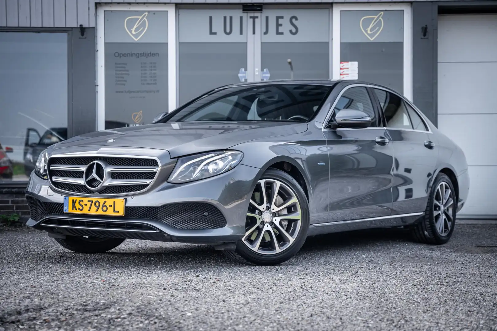 Mercedes-Benz E 350 350e Trekhaak I Sfeerverlichting I Carplay I Lucht Gris - 1