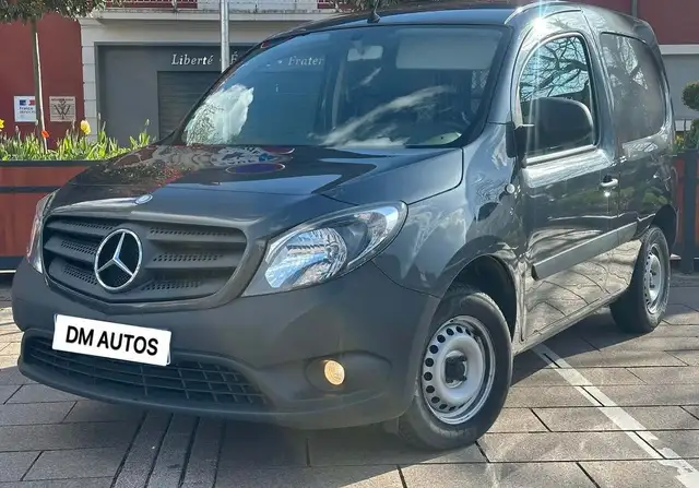 Mercedes-Benz Citan Mercedes benz 109 cdi fourgon compact clim %2B gps radar bluetooth
