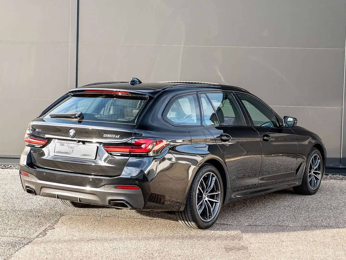 BMW 520 d xDrive Tour M Sportpaket Standheiz HUD GSD 1VB Schwarz - 2