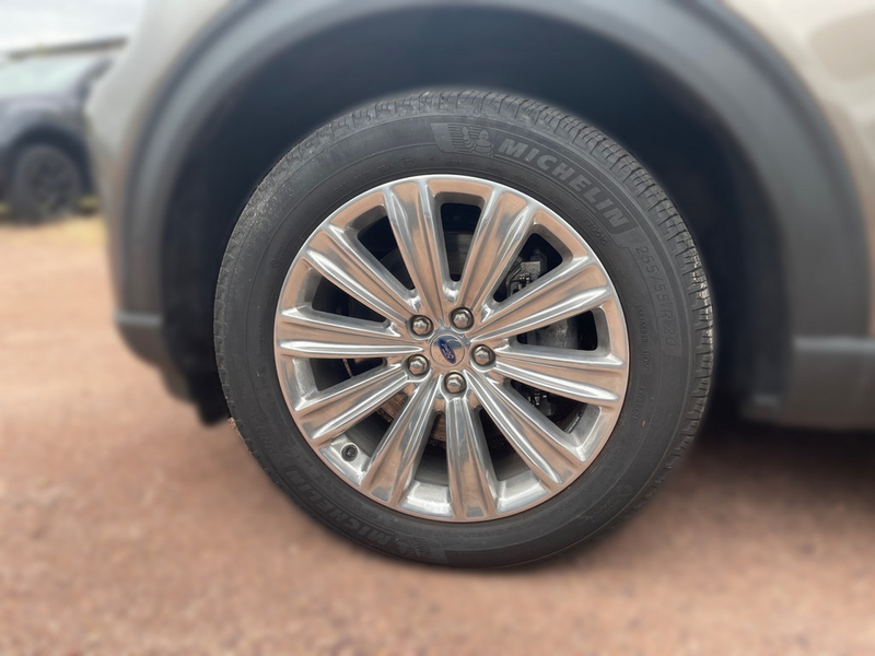 Ford Explorer 5D PLATINUM 3.0L PHEV PANO 7-SITZER — photo 13