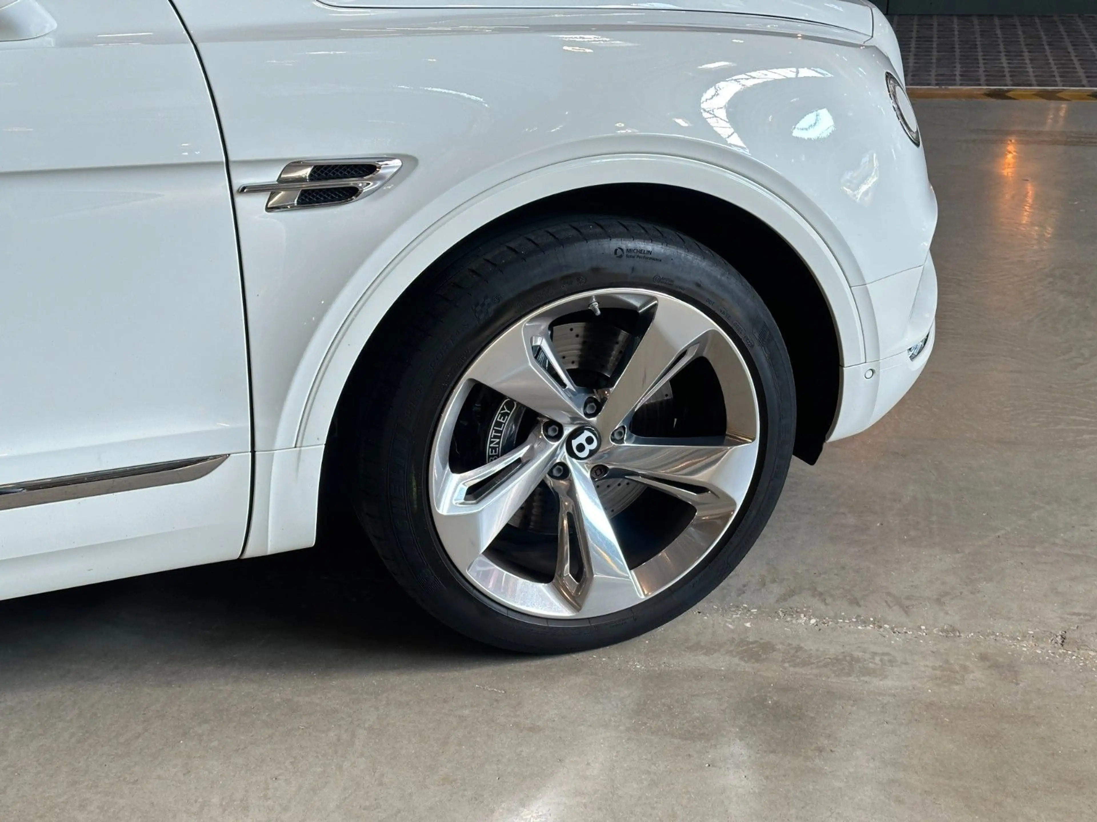 Bentley Bentayga Diesel V8/AHK/Mwst. — photo 8