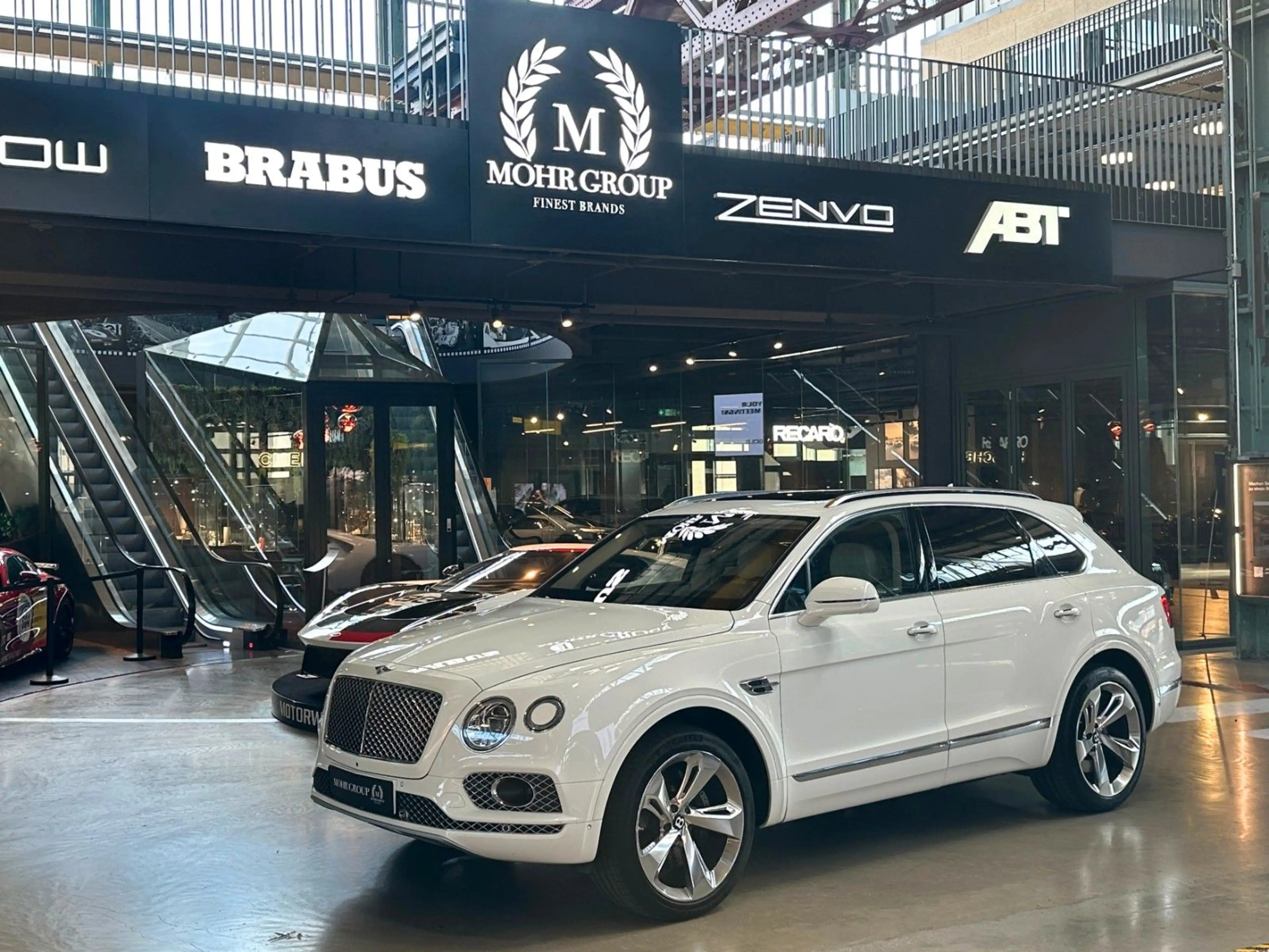 Bentley Bentayga Diesel V8/AHK/Mwst.