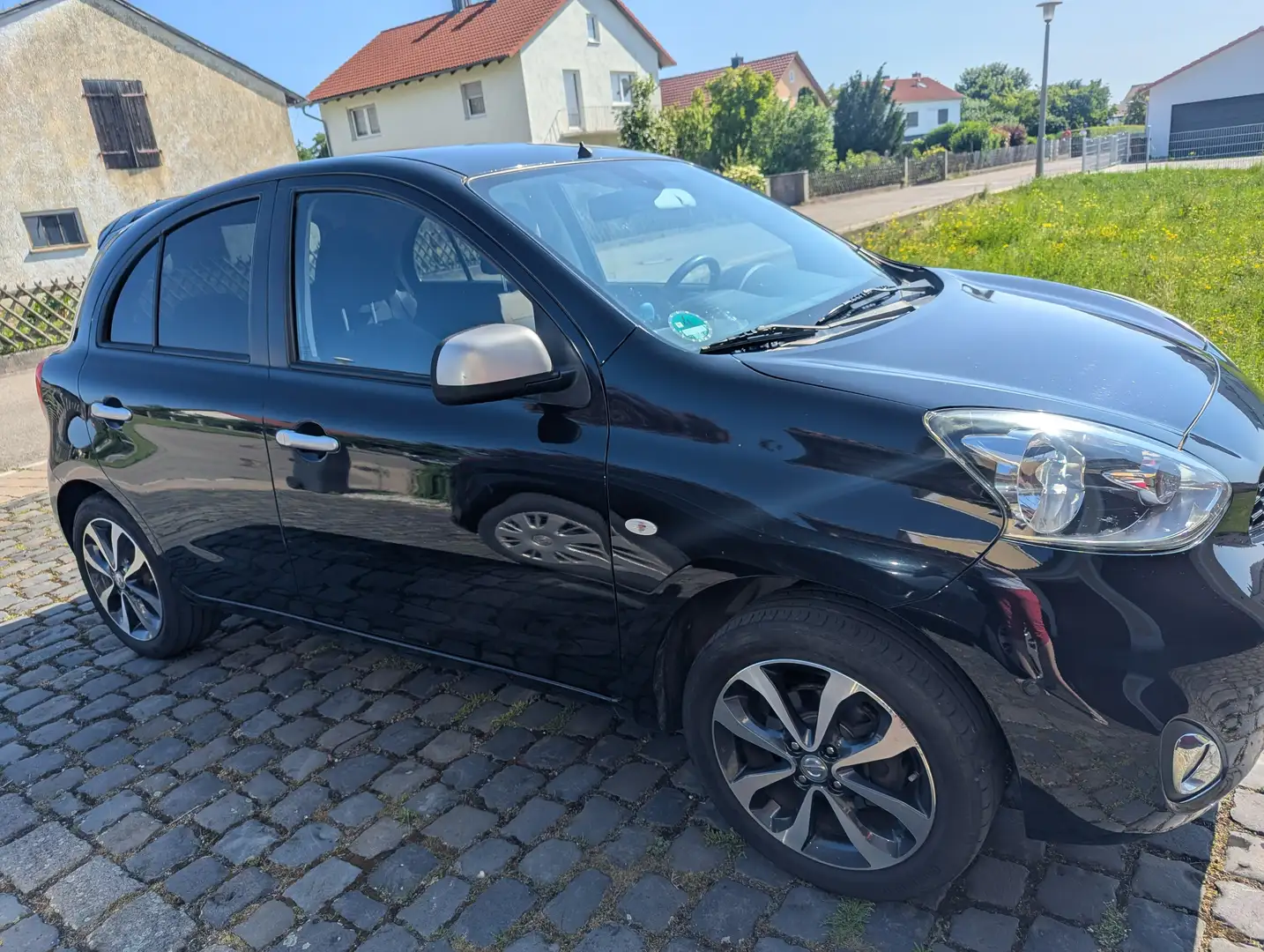 Nissan Micra Micra 1.2 N-TEC Schwarz - 1