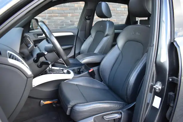 Audi Q5 view 4
