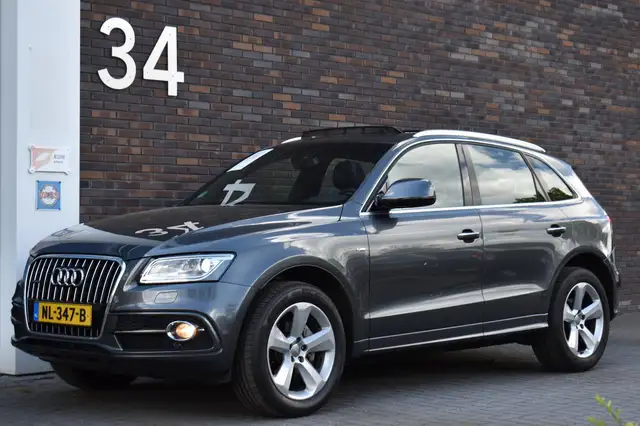 Audi Q5 view 2