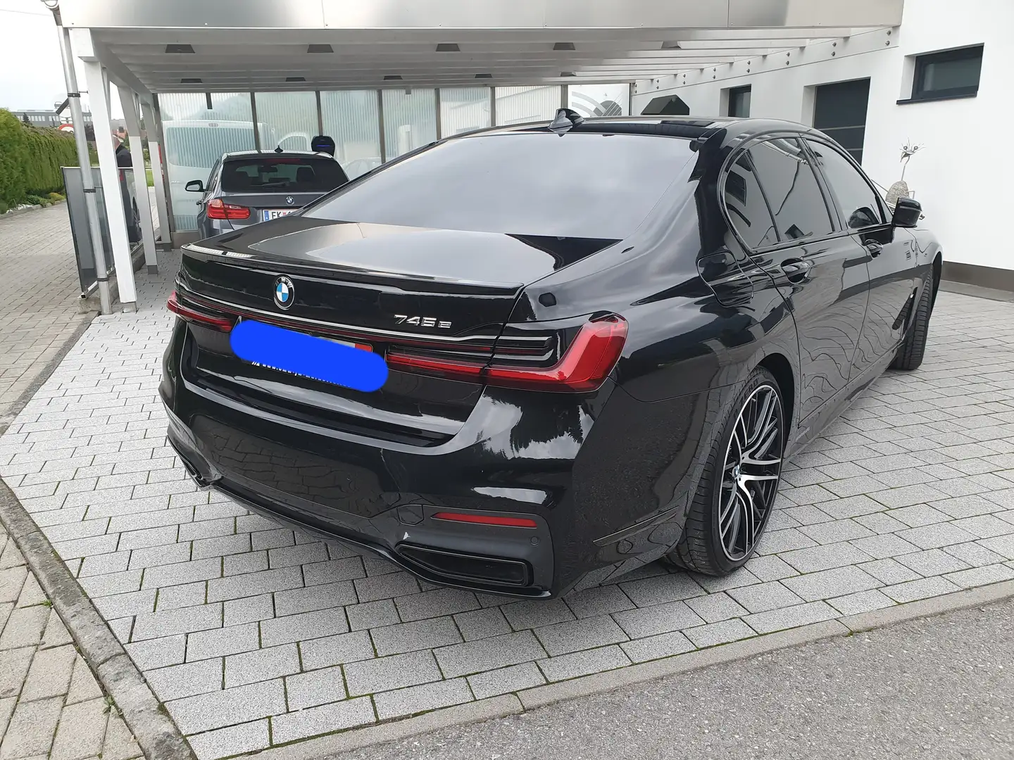 BMW 745 745e M Schwarz - 1