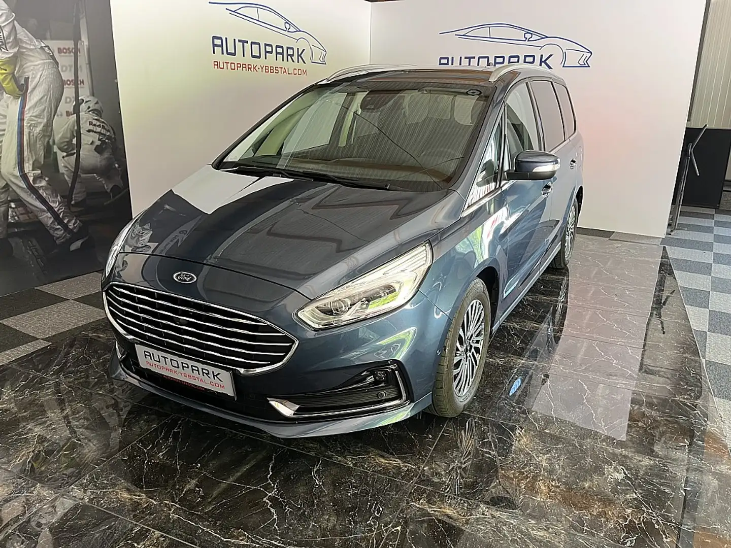 Ford Galaxy 2,0 EcoBlue SCR Titanium Aut. Blau - 1
