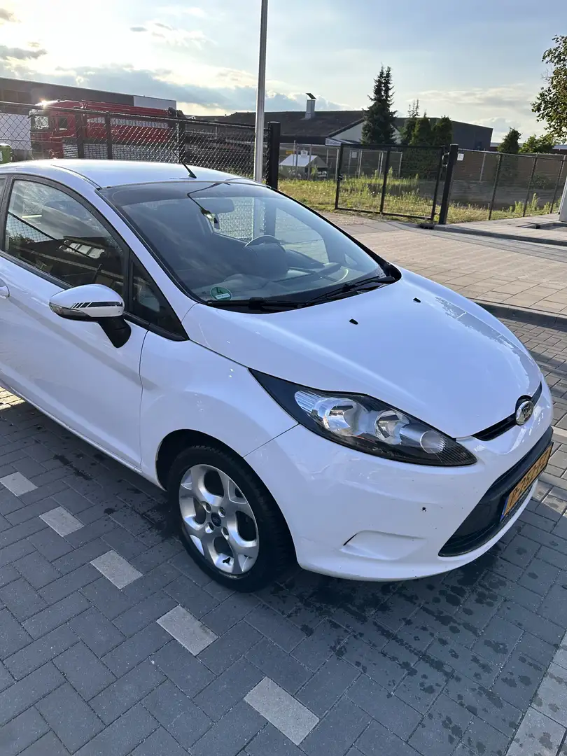 Ford Fiesta 1.25 Limited Wit - 2