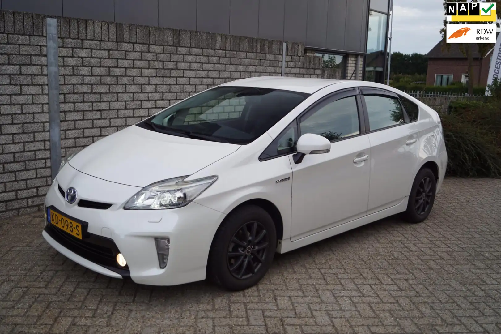 Toyota Prius 1.8 Comfort Hybride Navi Head-Up Clima Cruise Came Bianco - 1