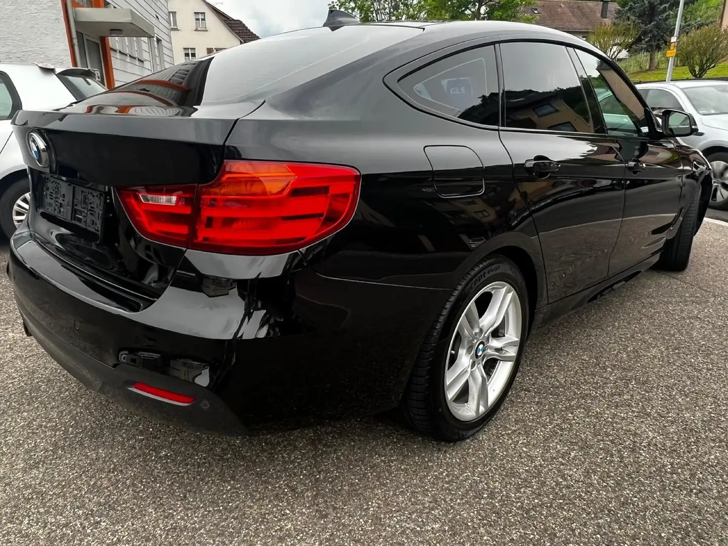 BMW 328 328 i xDrive Schwarz - 1