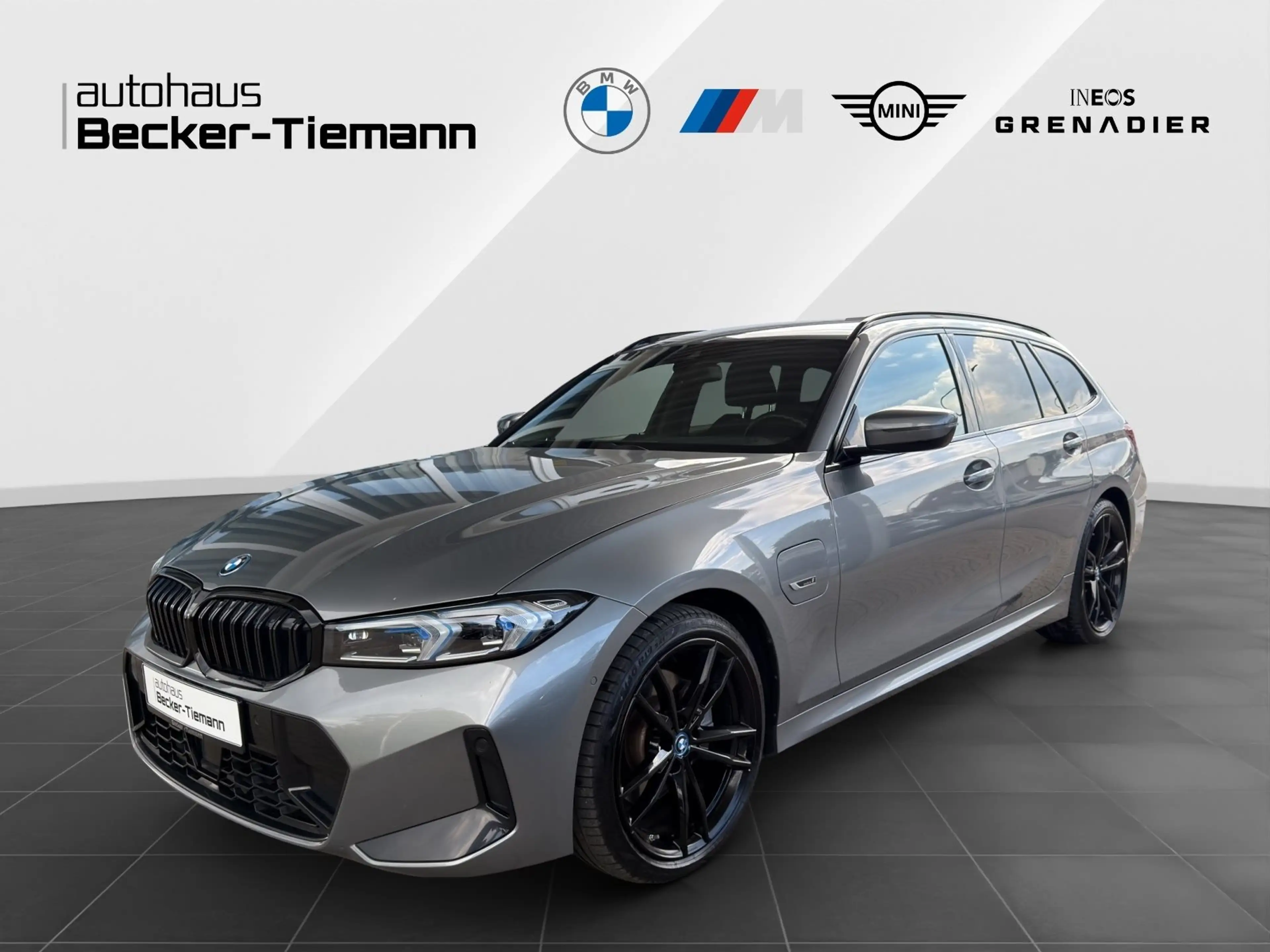 BMW 320 e Tour| AppleCarPlay| HiFi| AHK| M-Paket| Kamera|