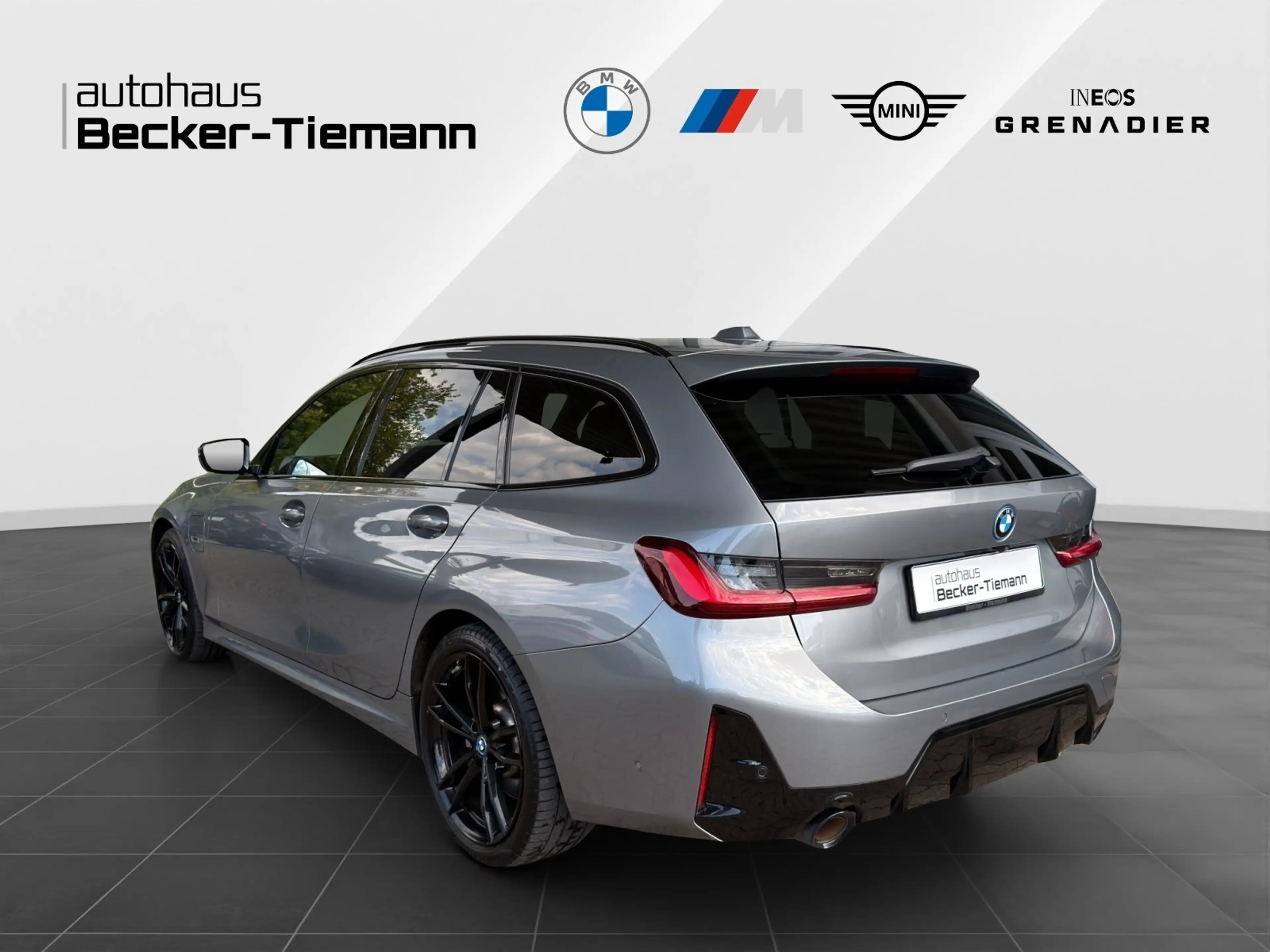 BMW 320 e Tour| AppleCarPlay| HiFi| AHK| M-Paket| Kamera| — photo 4