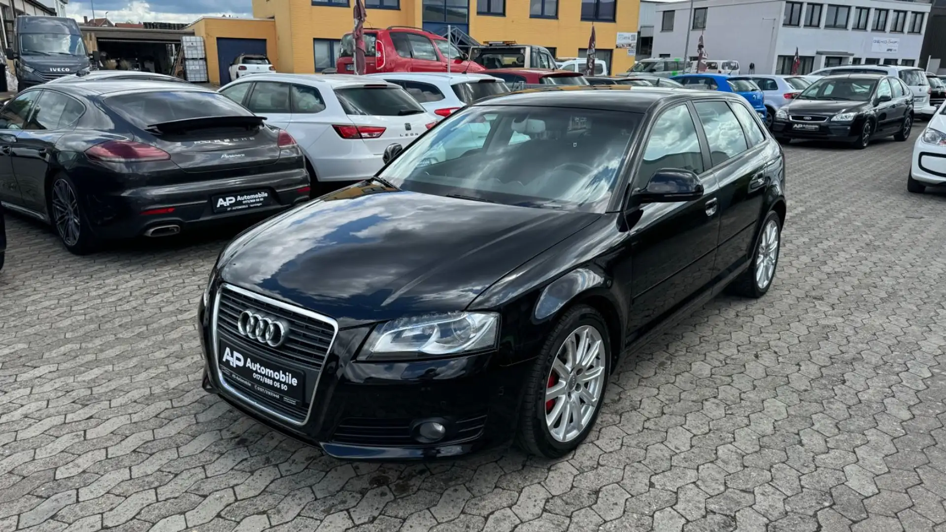 Audi A3 Sportback 1.4 TFSI Ambiente 177 TKm Automatik Schwarz - 1