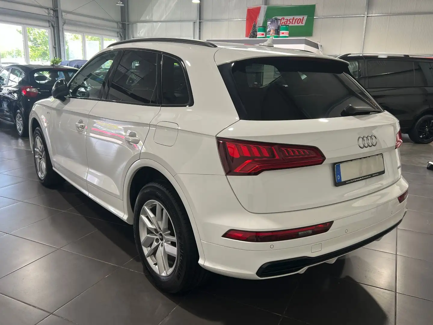 Audi Q5 50 TFSI e quattro Automatik *Navi*Leder*HUD* Weiß - 2