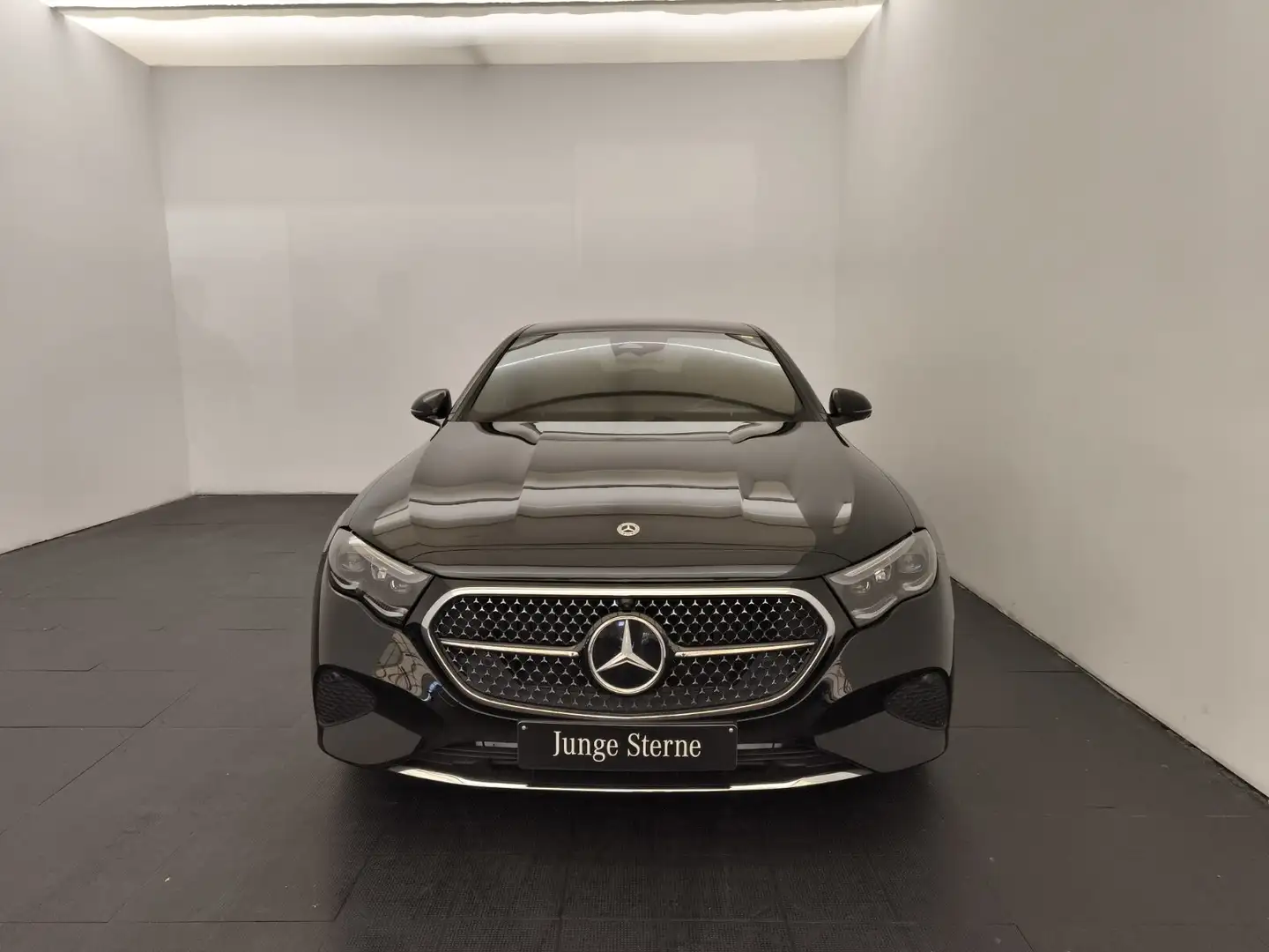 Mercedes-Benz E 450 E 450 d 4M Avantgarde DigitalLight Distro Sitzklim Noir - 2