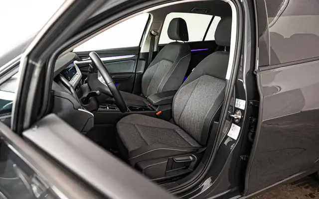 Volkswagen Golf view 8