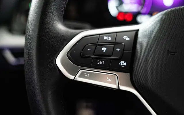 Volkswagen Golf view 12