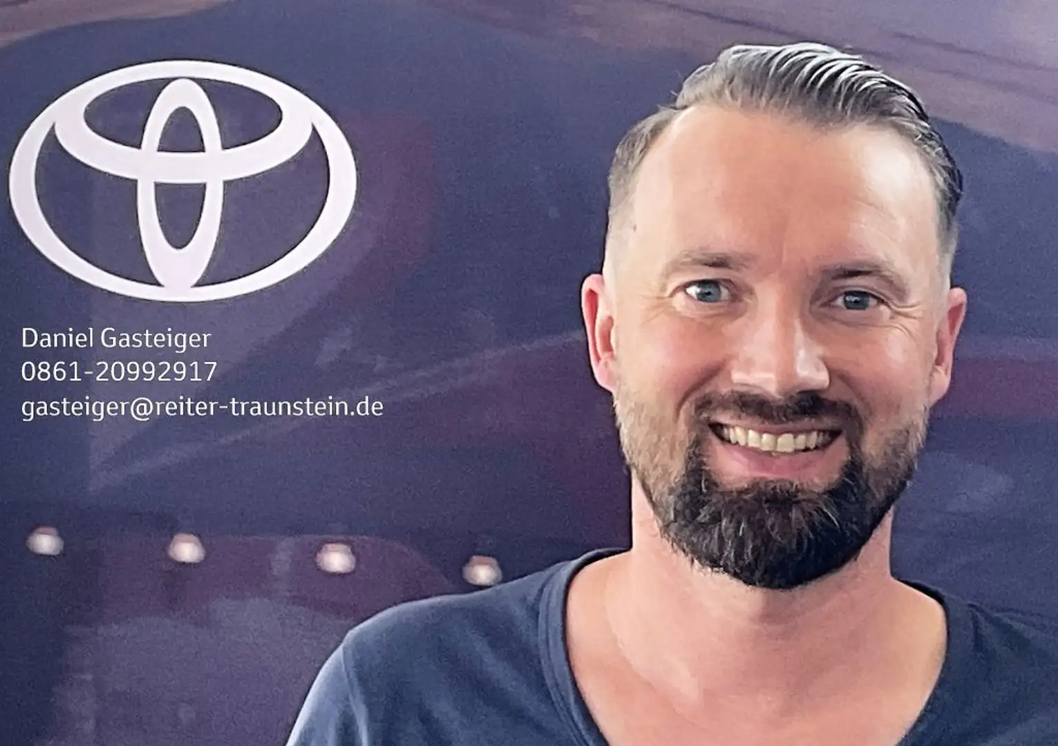 Toyota C-HR 2.0 Hybrid Team Deutschland Grau - 2