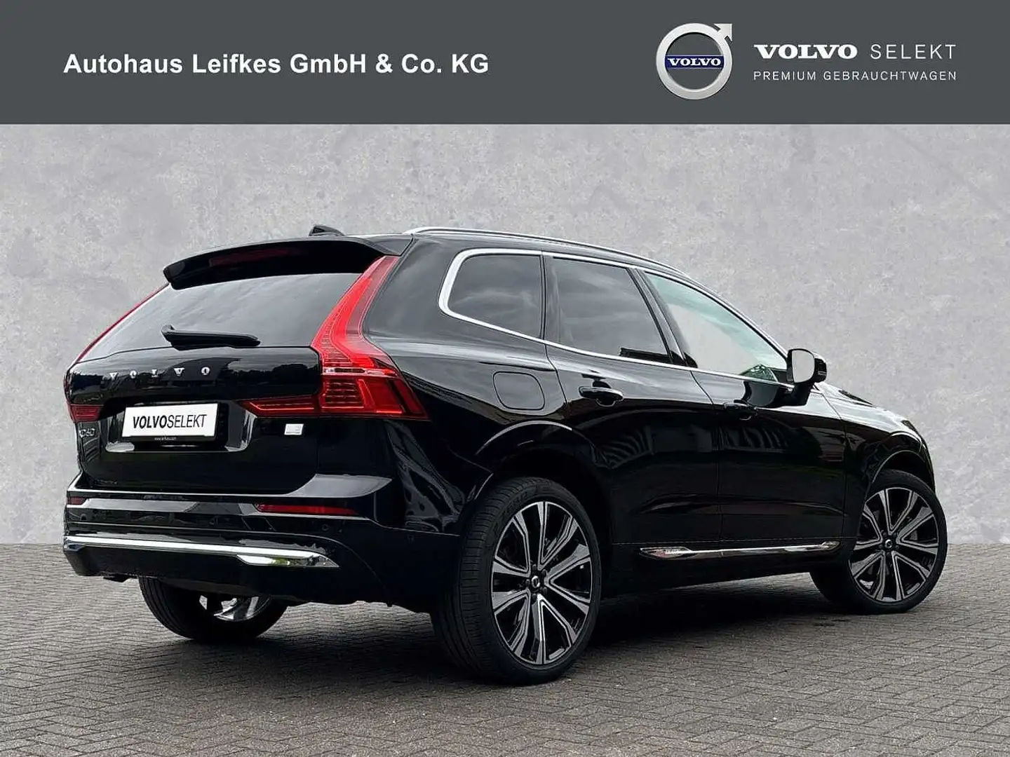 Volvo XC60 Plug-In-Hybrid T8 AWD Recharge Geartronic Inscript Schwarz - 2